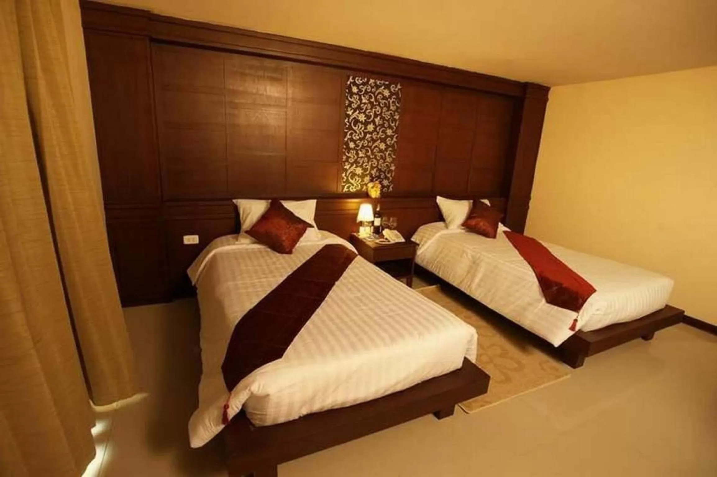 Bed in Convenient Grand Hotel