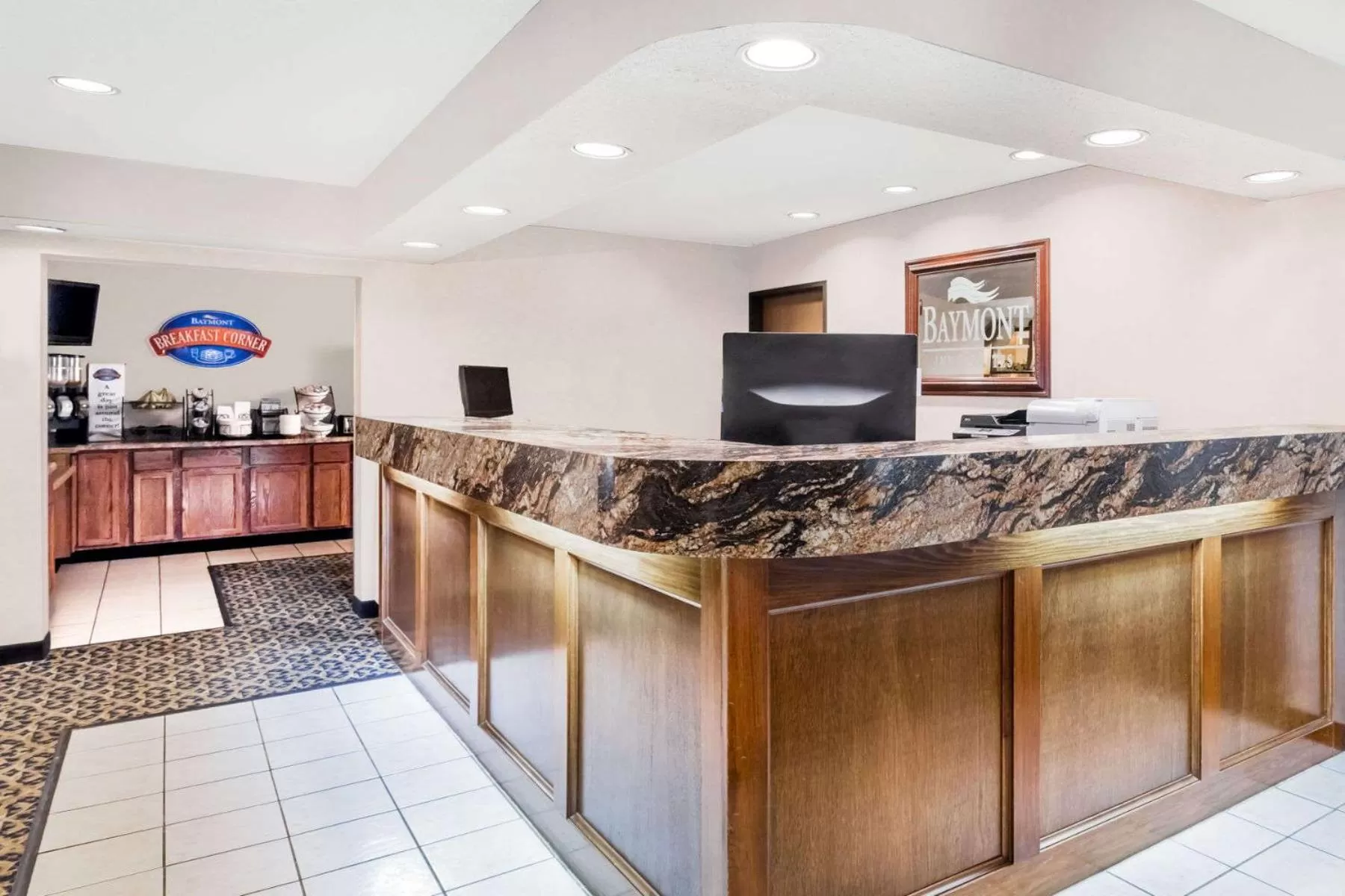 Lobby or reception in Baymont by Wyndham LeMars