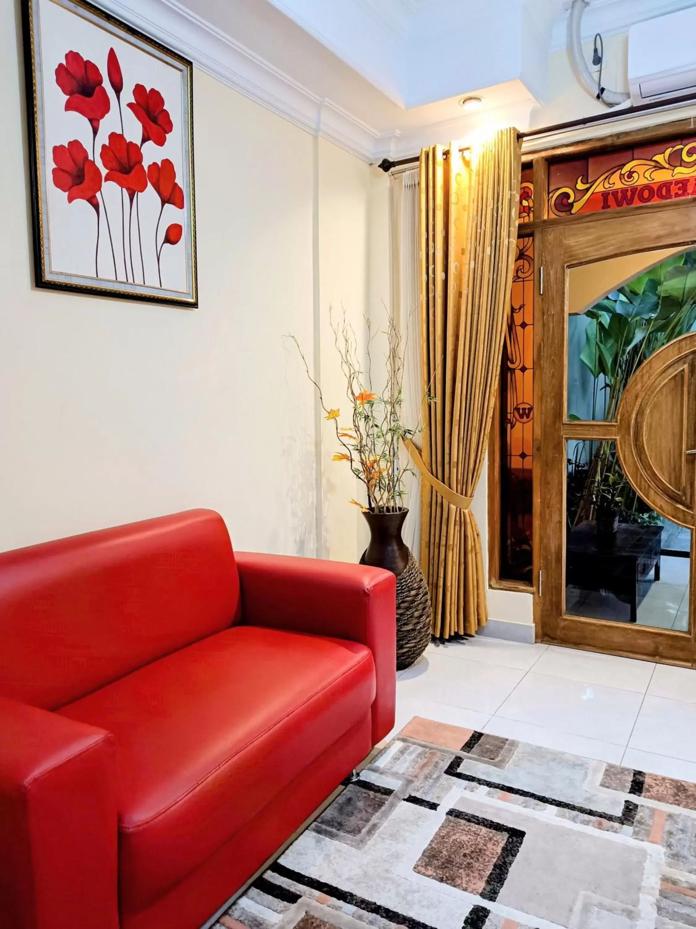 Triple Room with Pool View in Ada Waktu Homestay Triple Room with Pool View in Ada Waktu Homestay