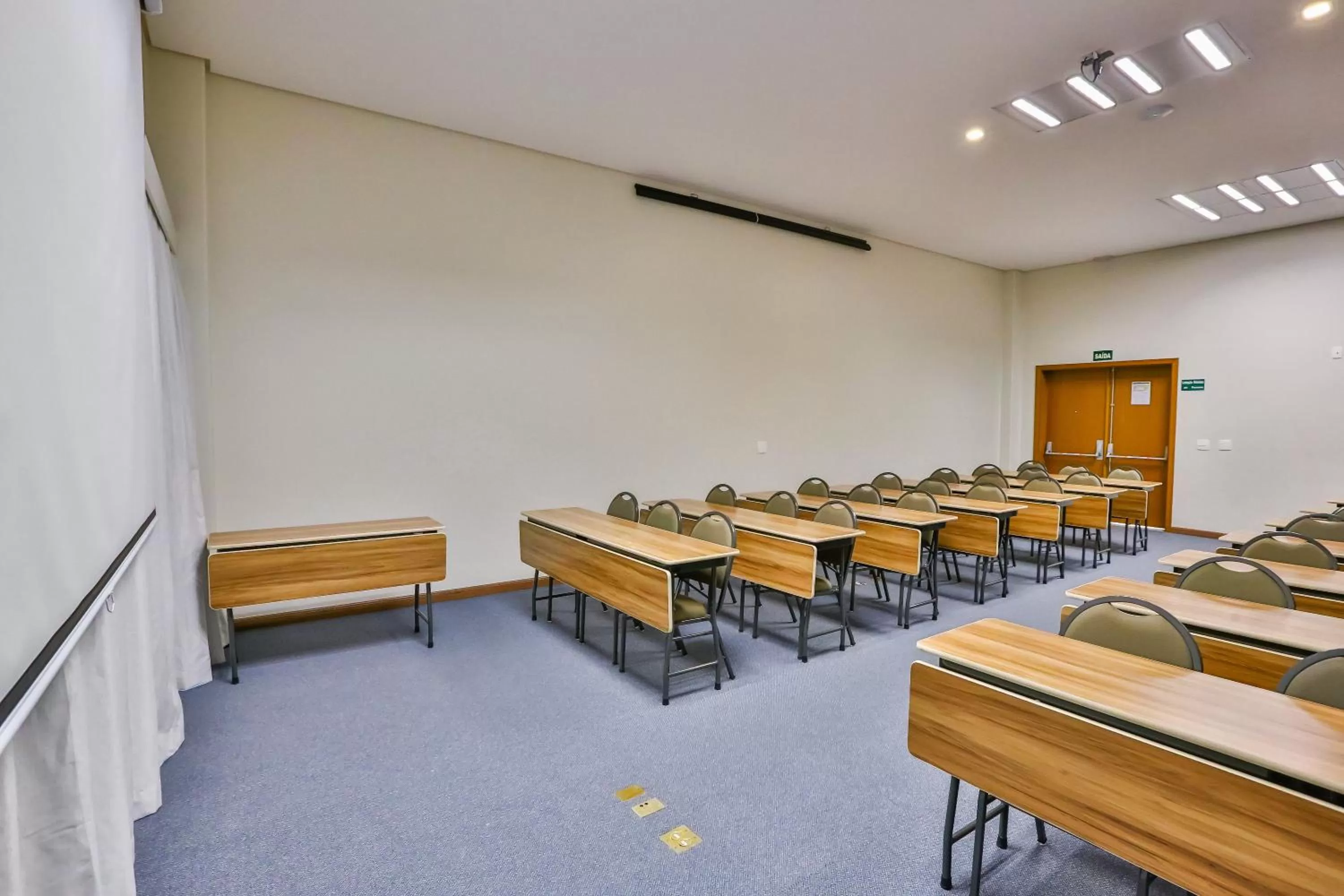 Meeting/conference room in Comfort Mogi Guaçu