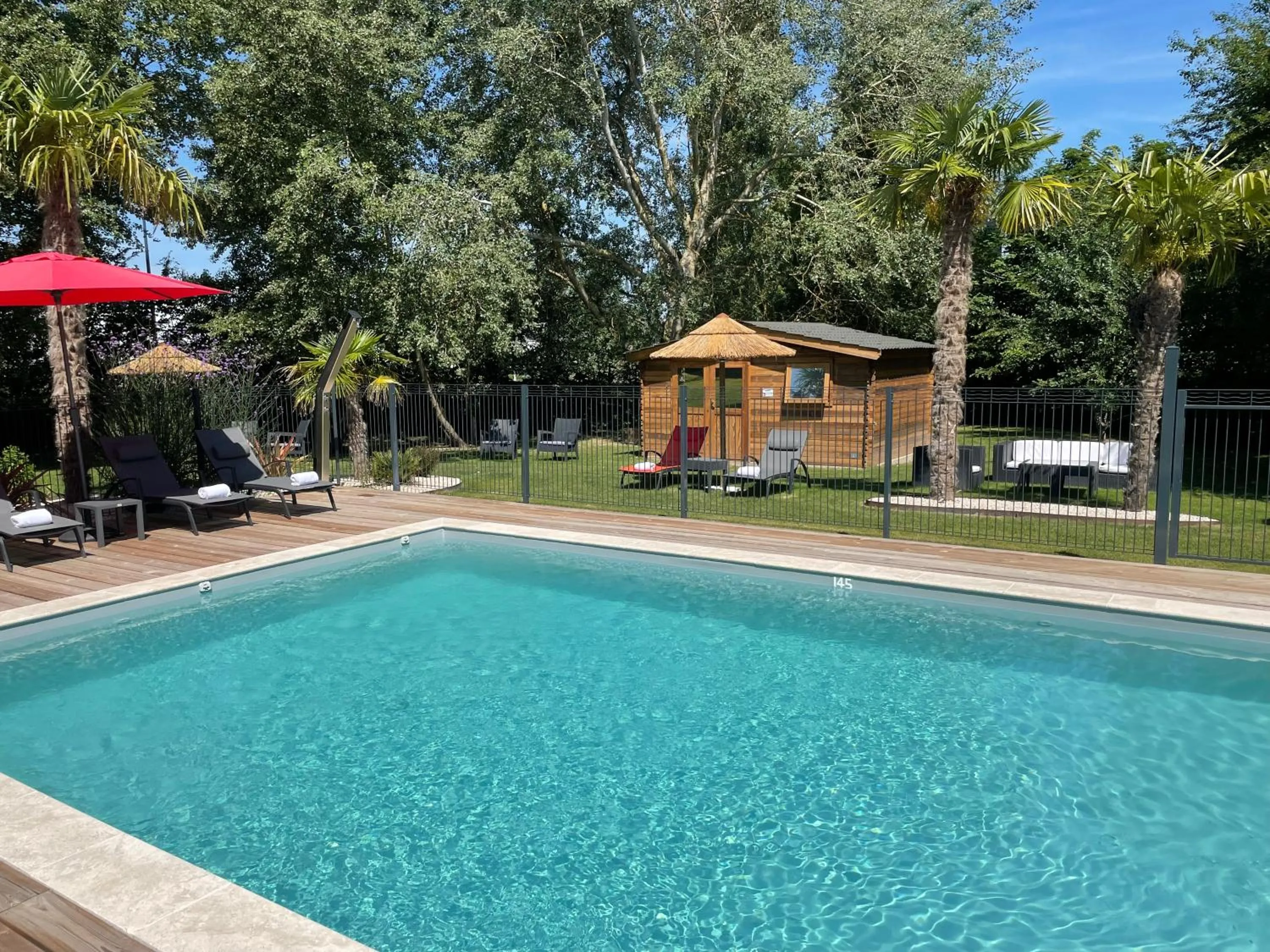 Pool view in Hotel Restaurant Du Parc Saumur Logis Elégance