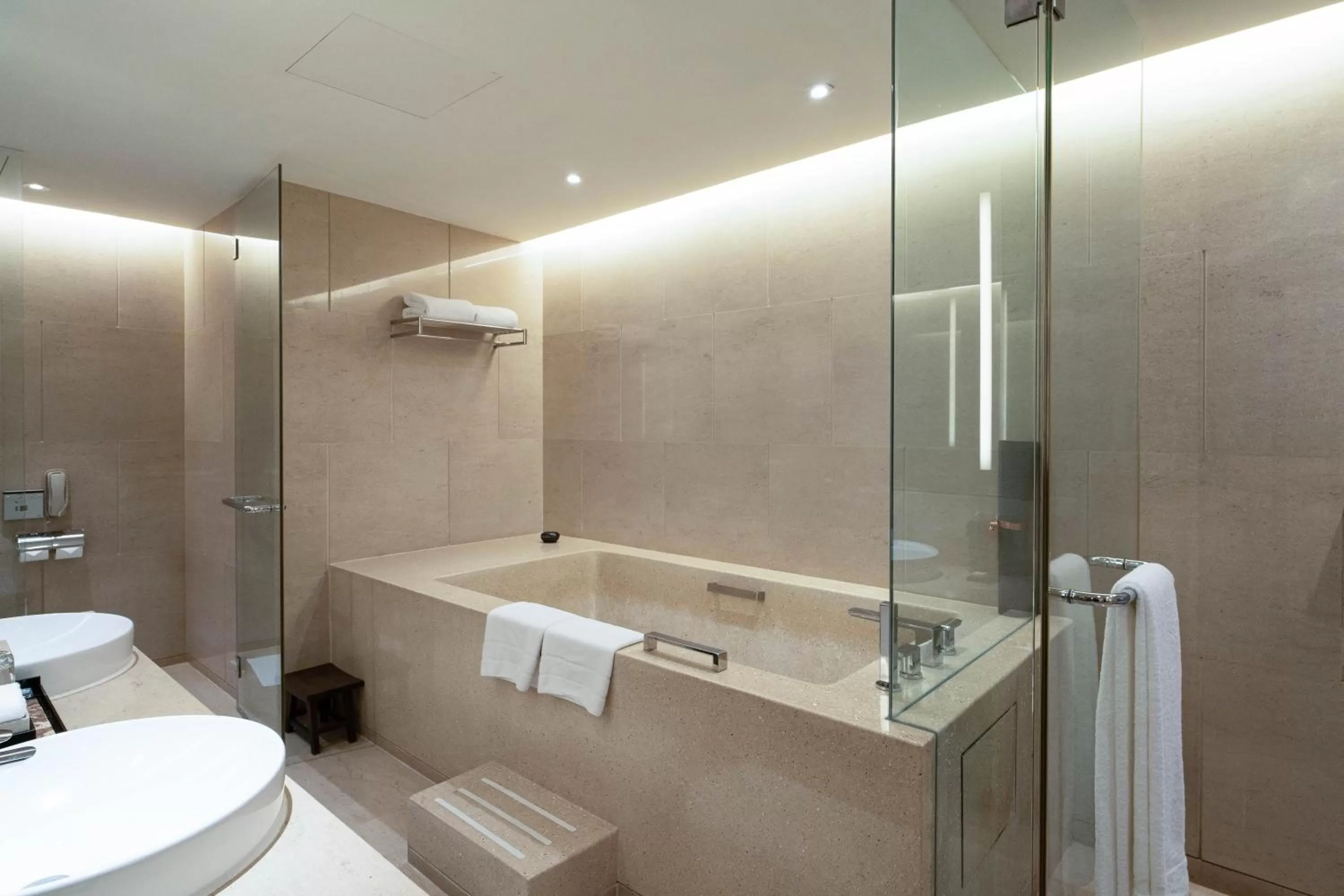 Toilet in The Okura Prestige Bangkok