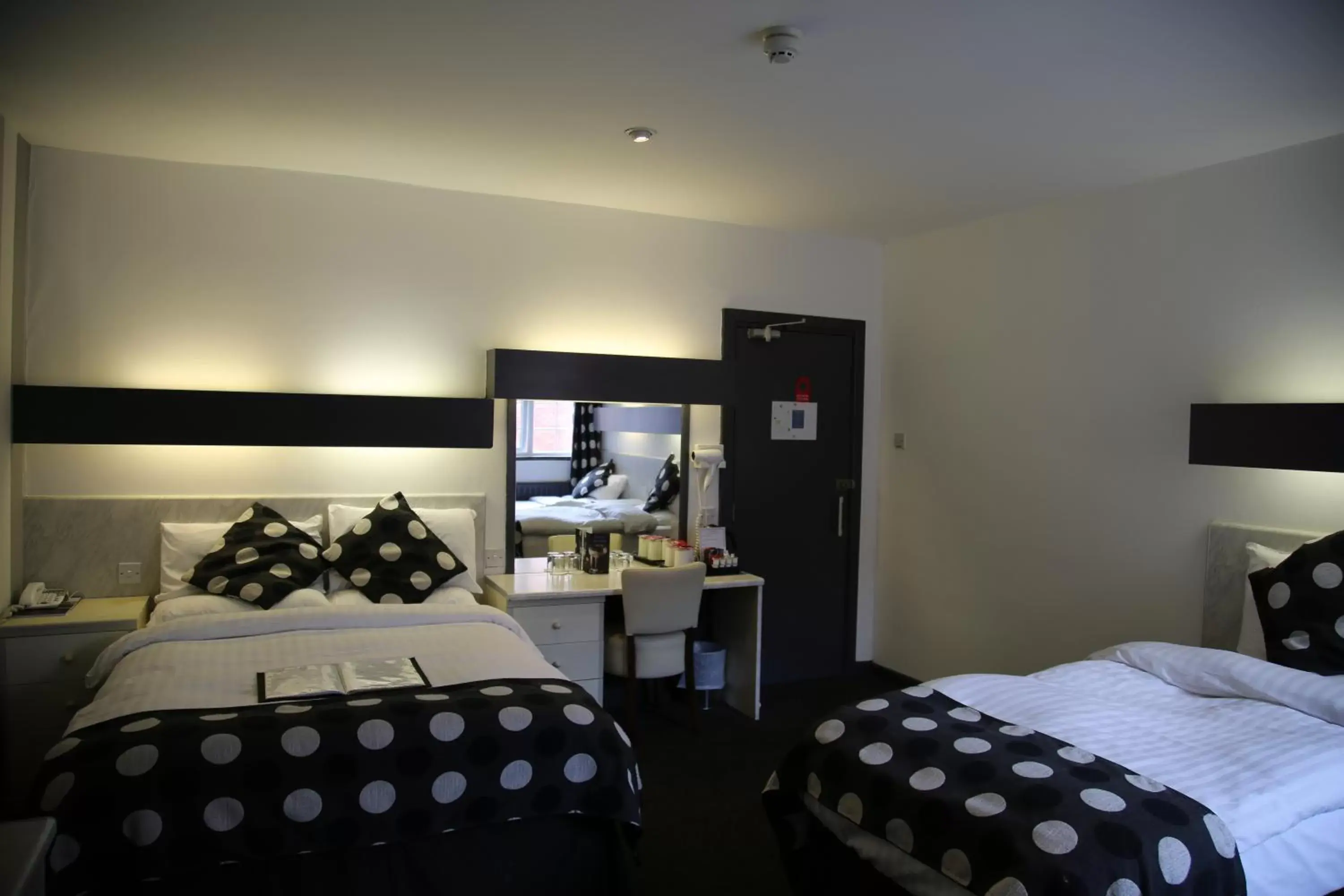 Inn On The Prom At The Fernlea Hotel Inn On The Prom At The Fernlea Hotel