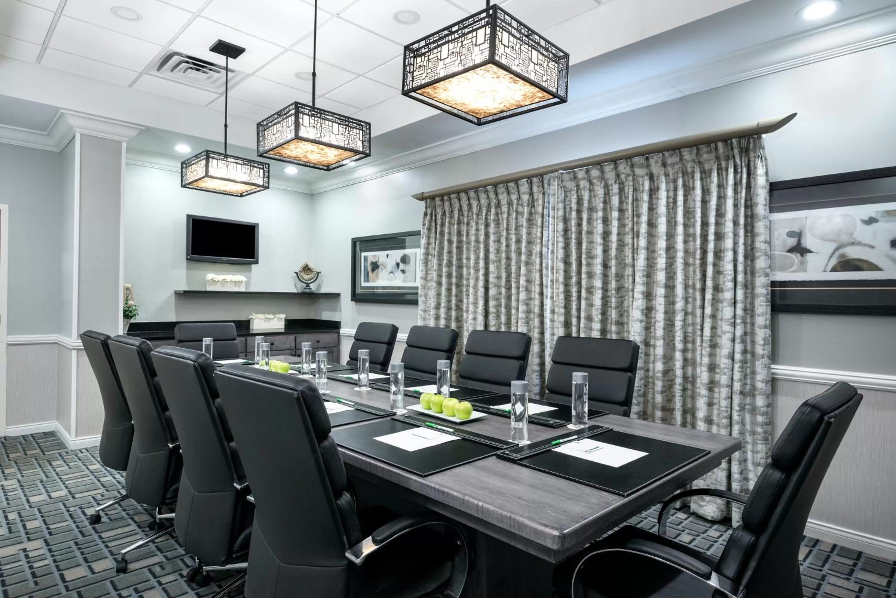 Meeting/conference room in Holiday Inn Fort Lauderdale Airport by IHG