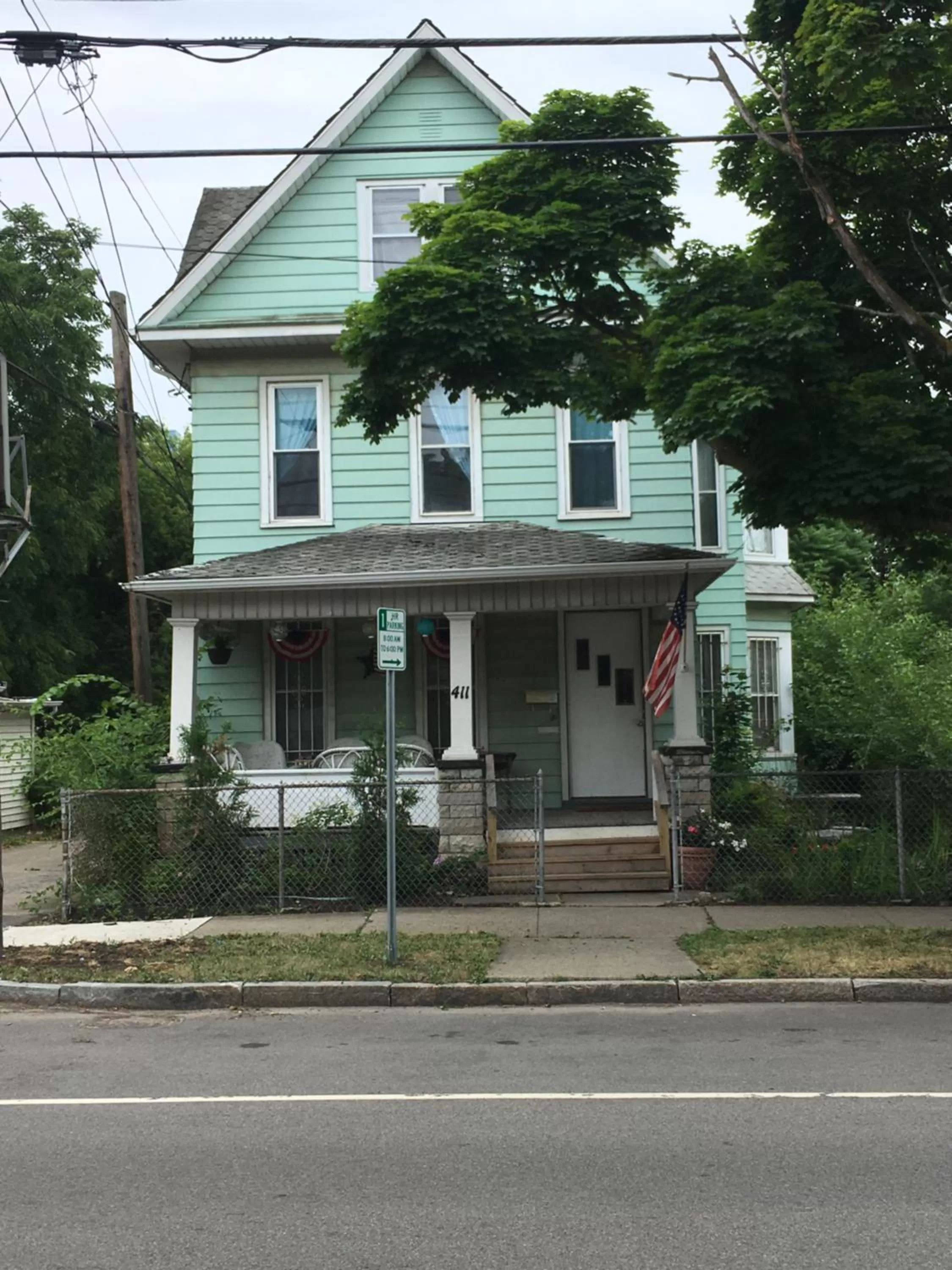 Property Building in Aaron House of Niagara Falls