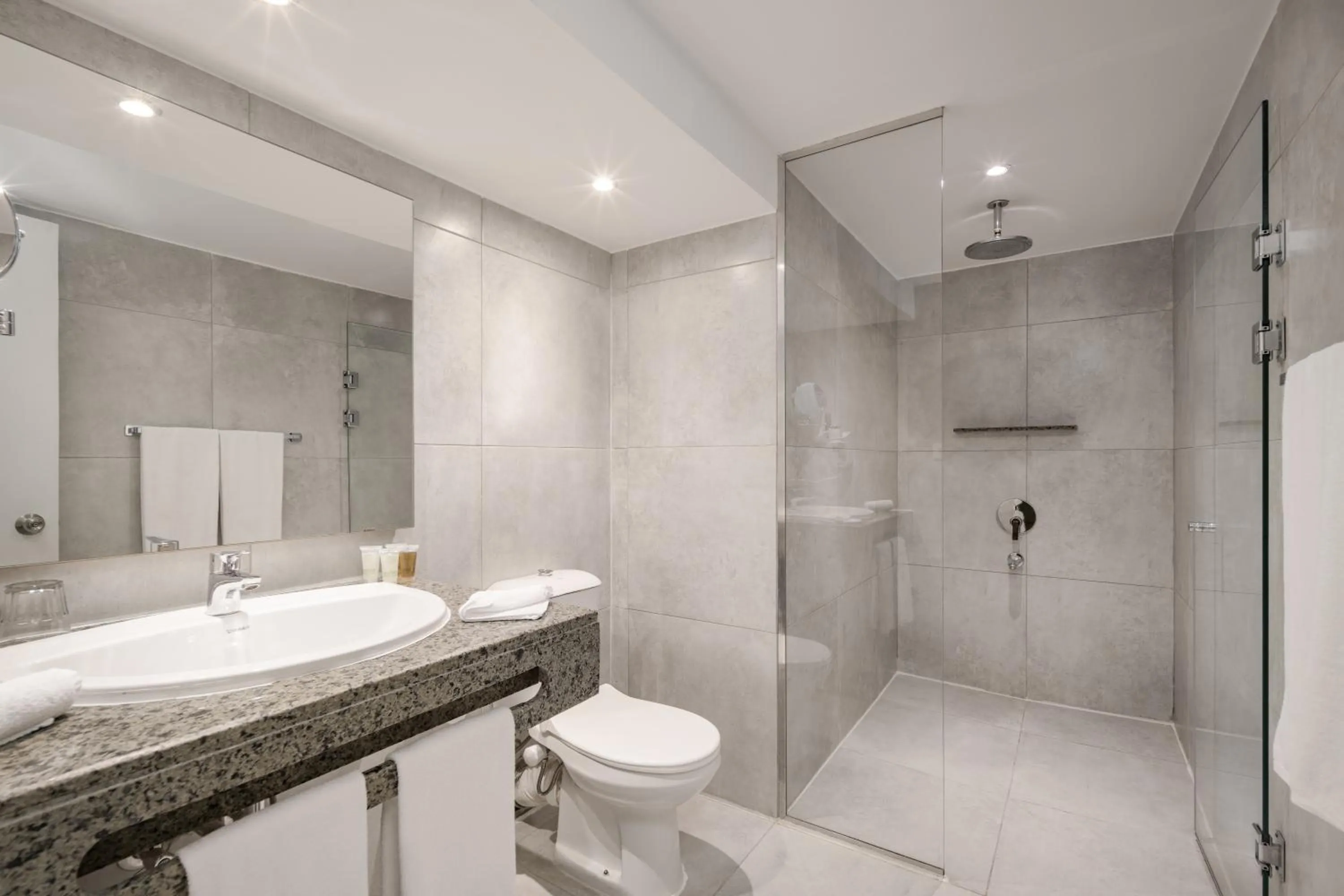 Shower in Sindbad Club