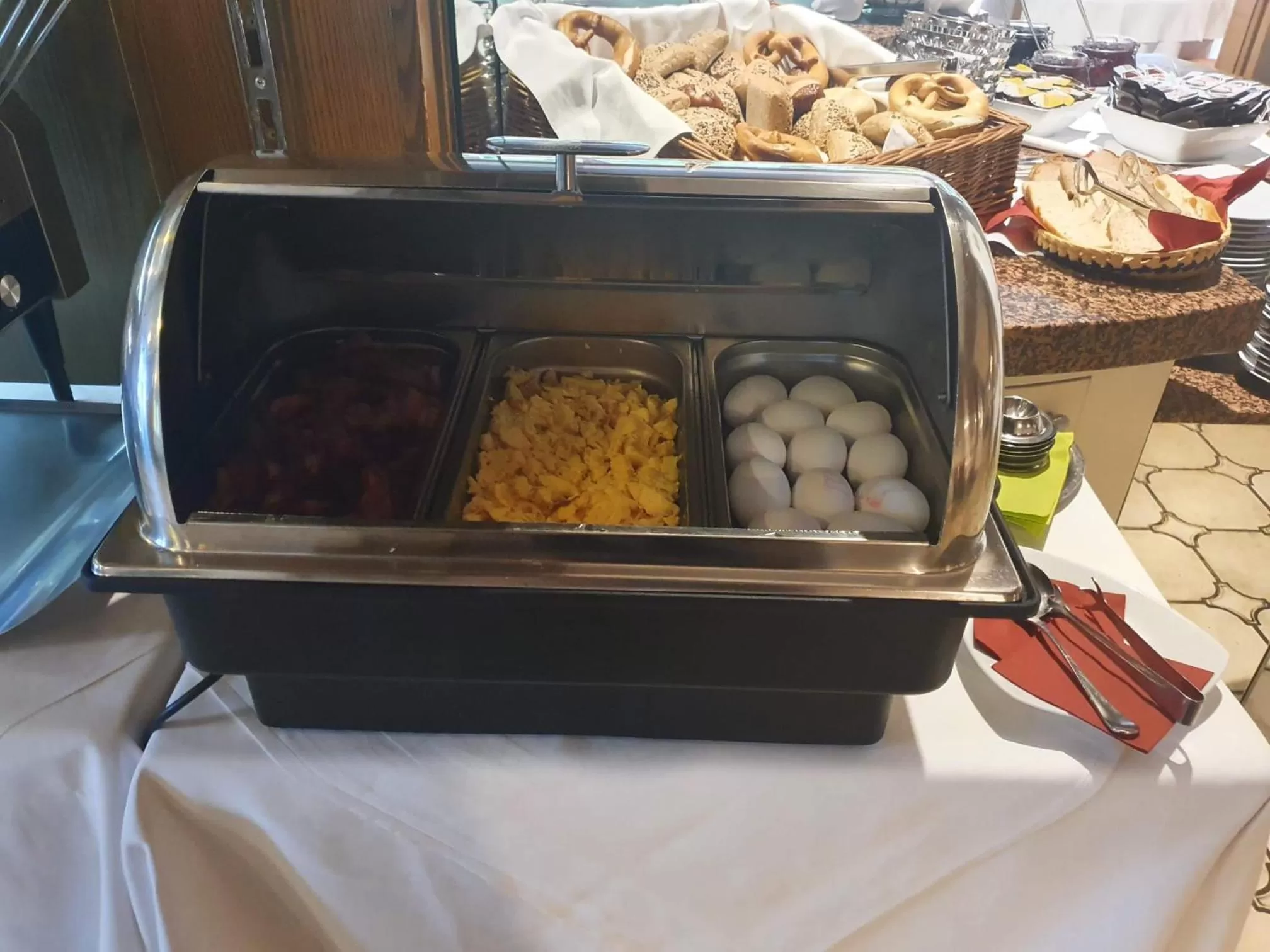 Breakfast in Hotel Engel