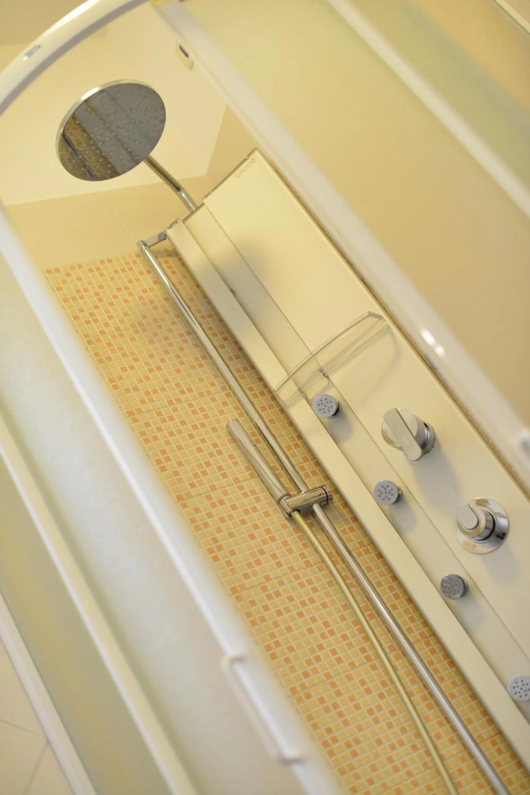 Shower in Hotel Rosignano