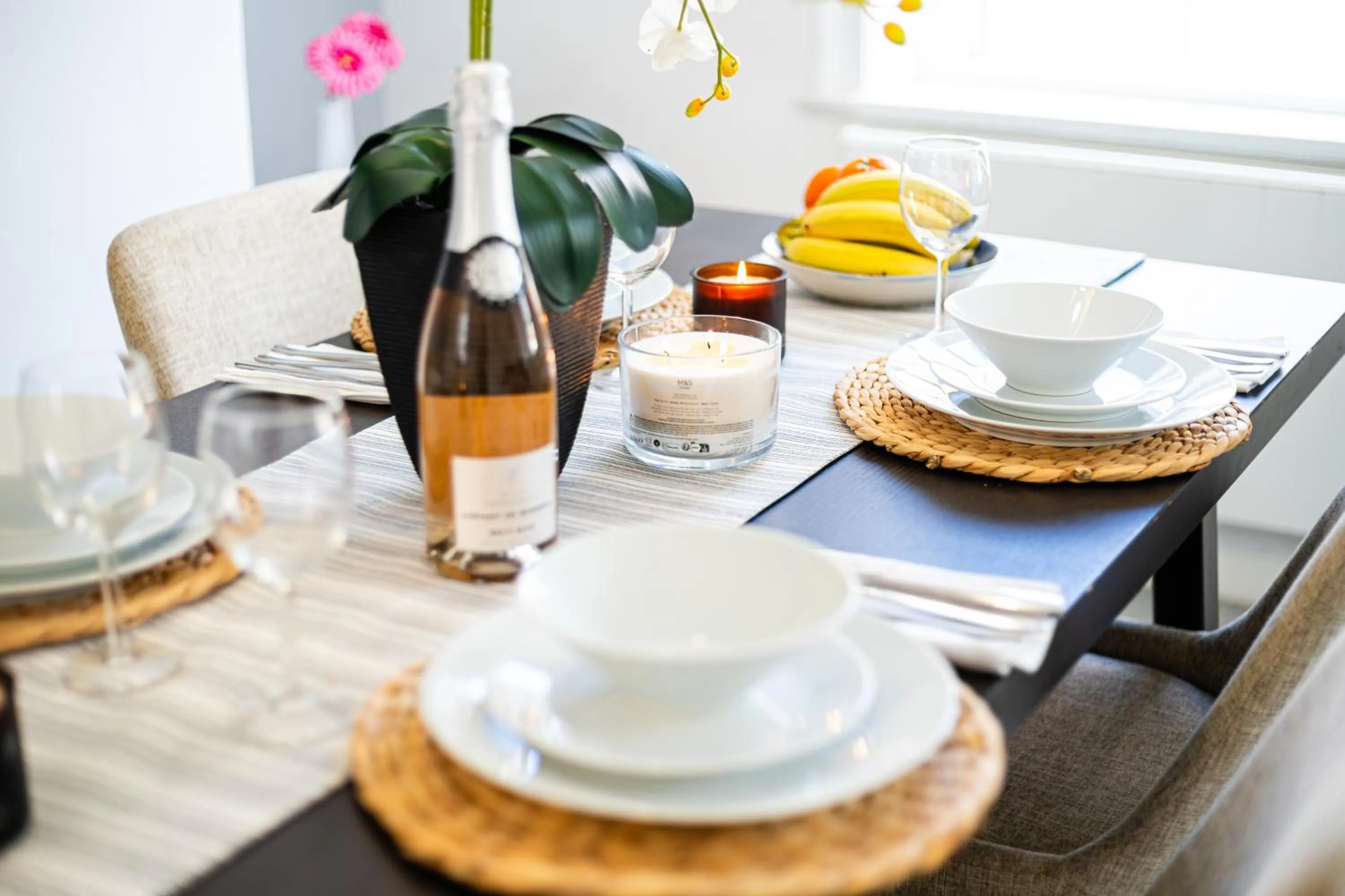 Food and drinks in Bond Street Serviced Apartment