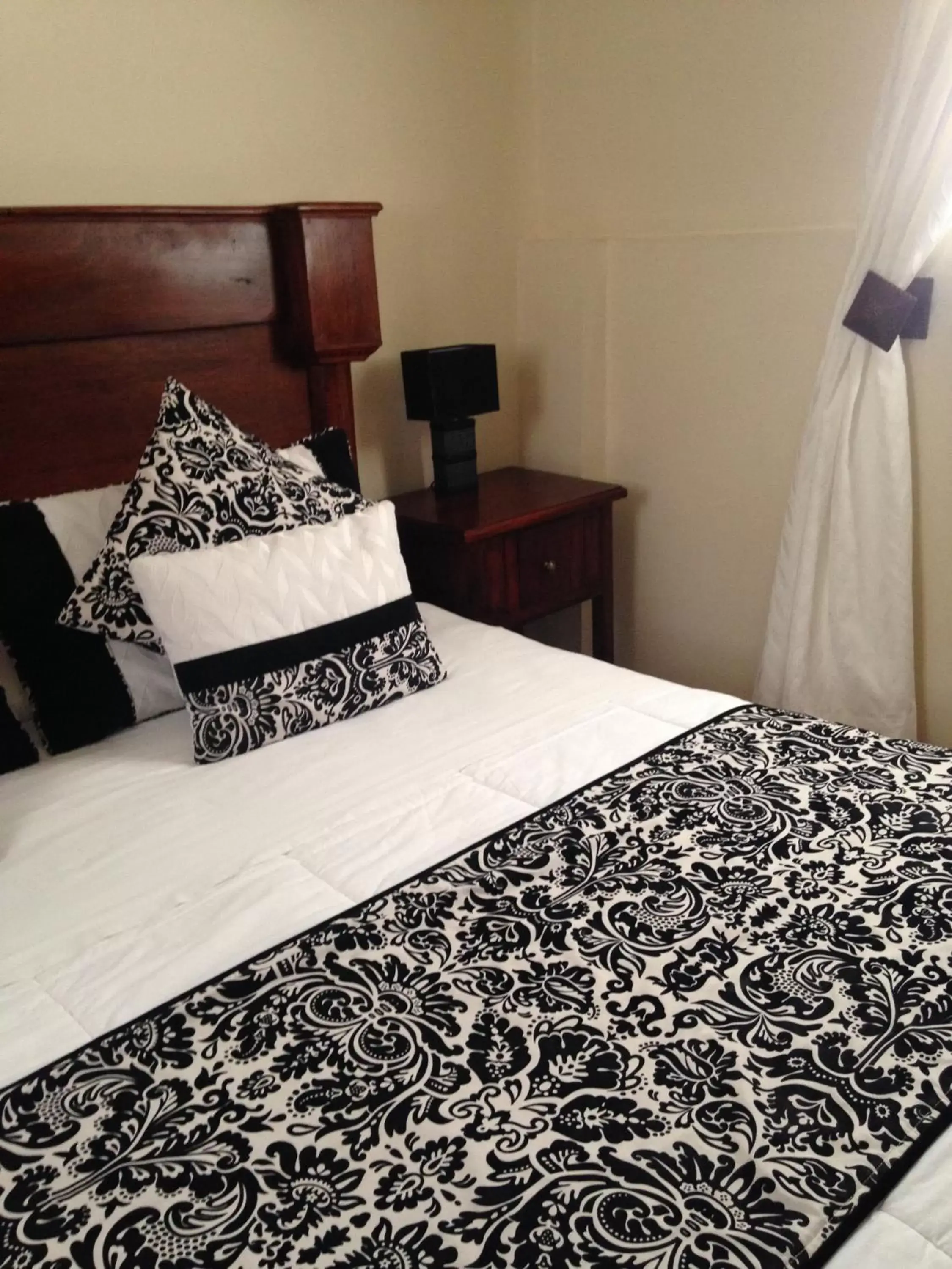 Deluxe Room in Roka Plaza Hotel Boutique Deluxe Room in Roka Plaza Hotel Boutique