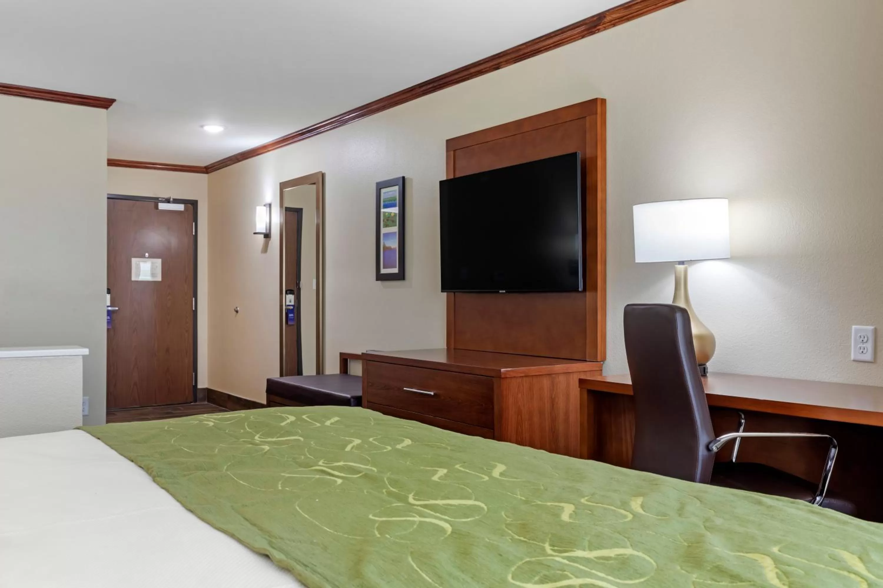 Bed in Comfort Suites West Monroe near Ike Hamilton Expo Center