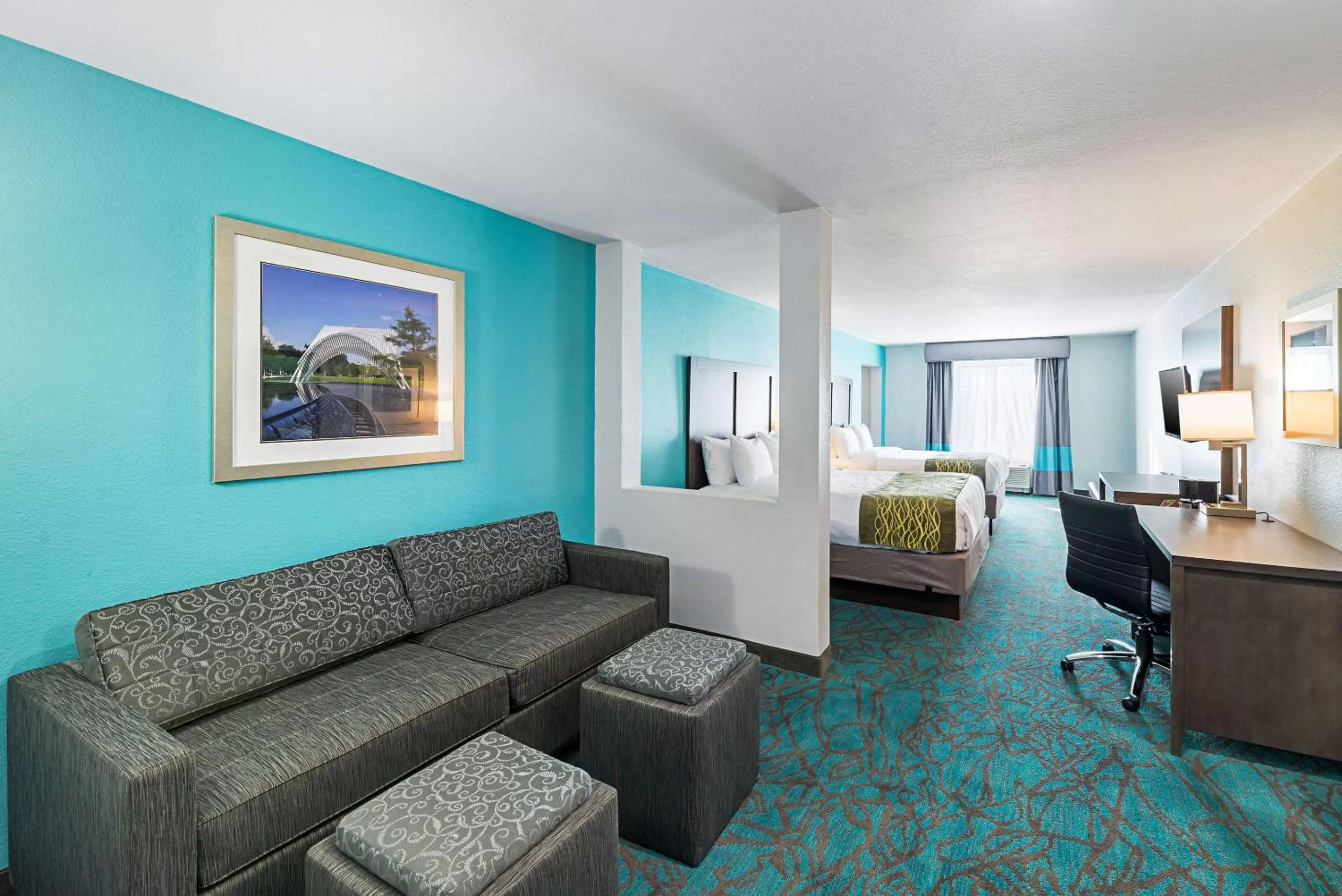 Photo of the whole room, Bed in Comfort Inn & Suites Oklahoma City near Bricktown