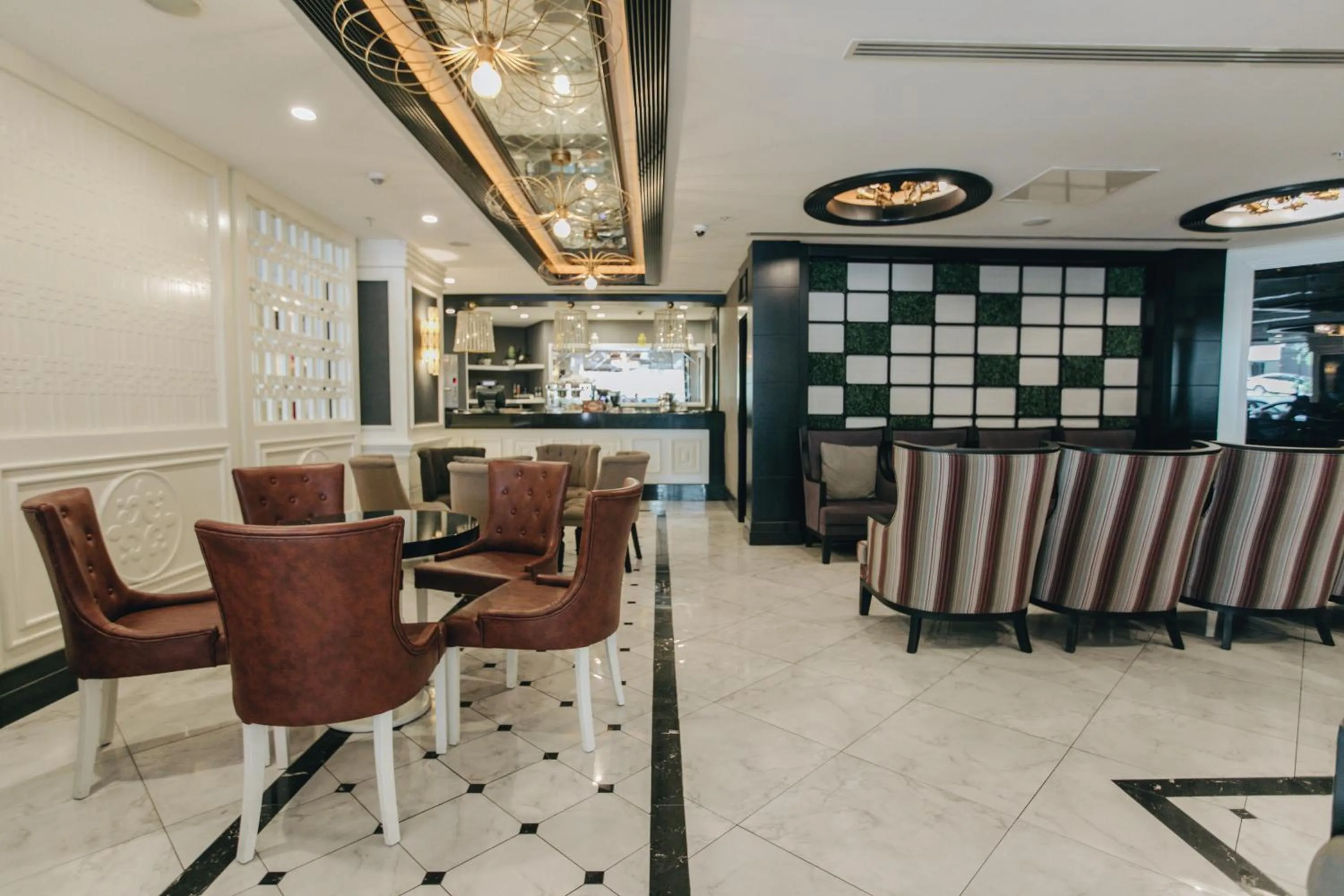 Lobby or reception in Mia Berre Hotels