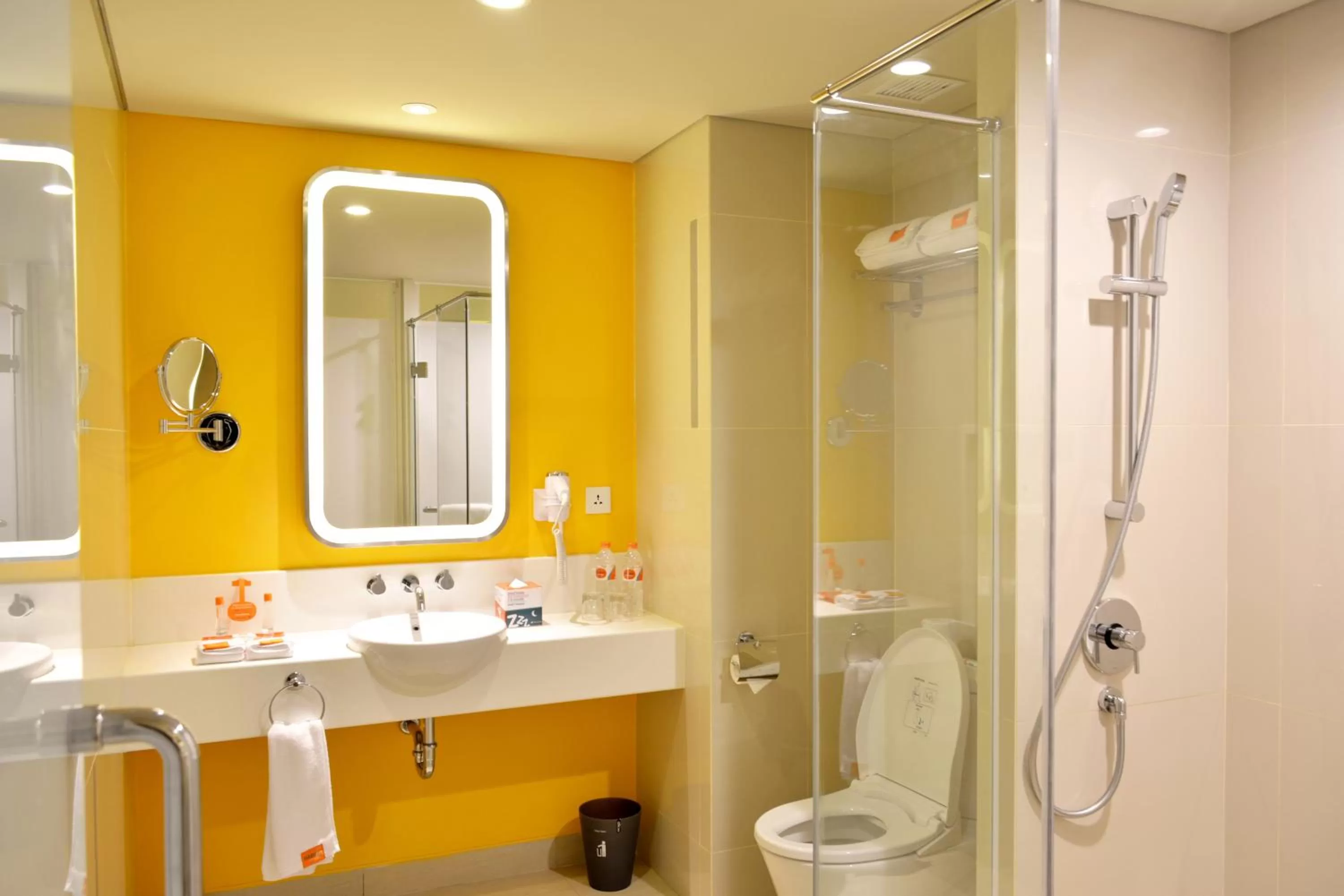 Bathroom in HARRIS Hotel & Conventions Bekasi