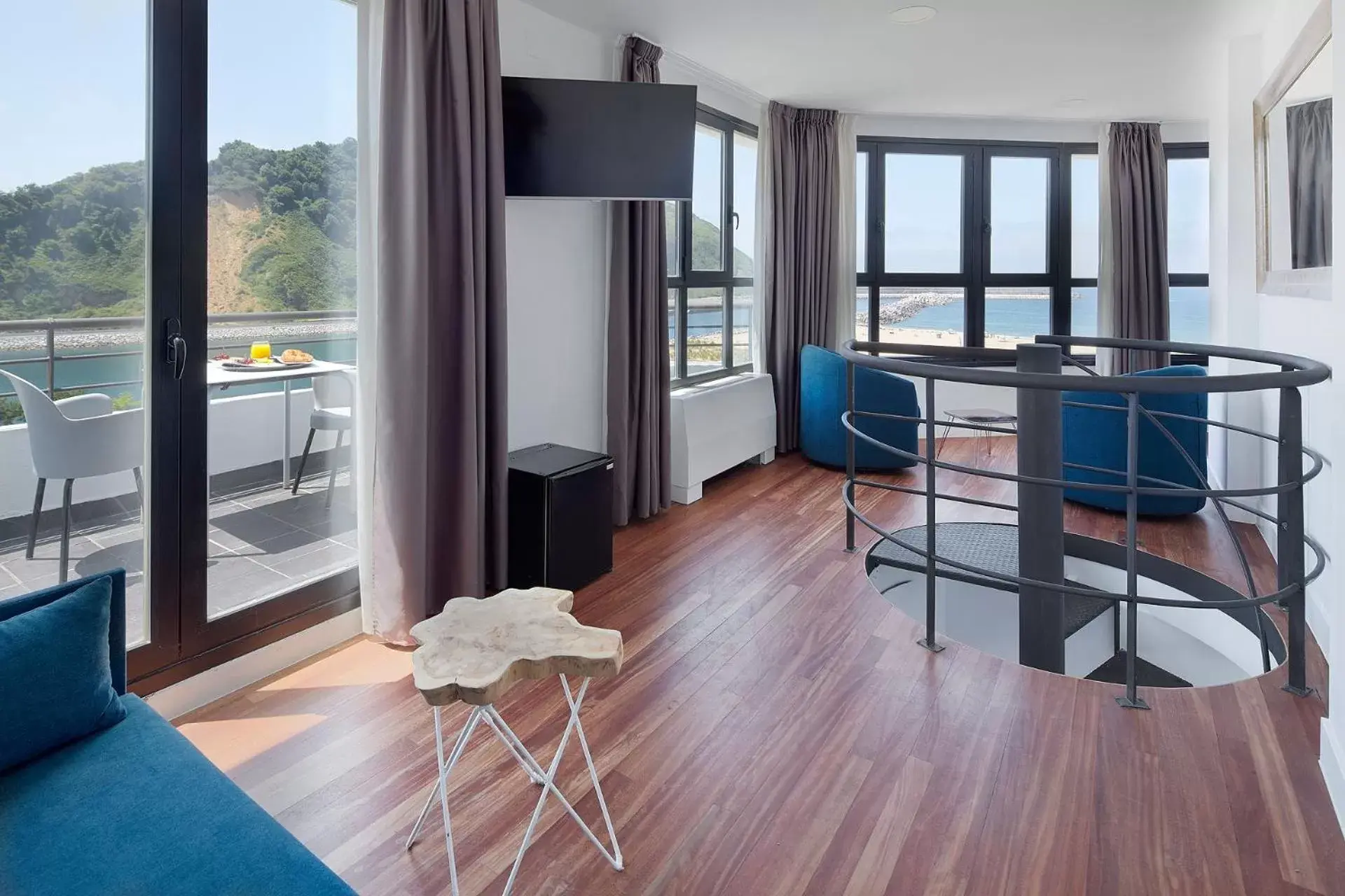 Duplex Suite with Spa Access in Hotel & Thalasso Villa Antilla - Habitaciones con Terraza - Thalasso incluida Duplex Suite with Spa Access in Hotel & Thalasso Villa Antilla - Habitaciones con Terraza - Thalasso incluida