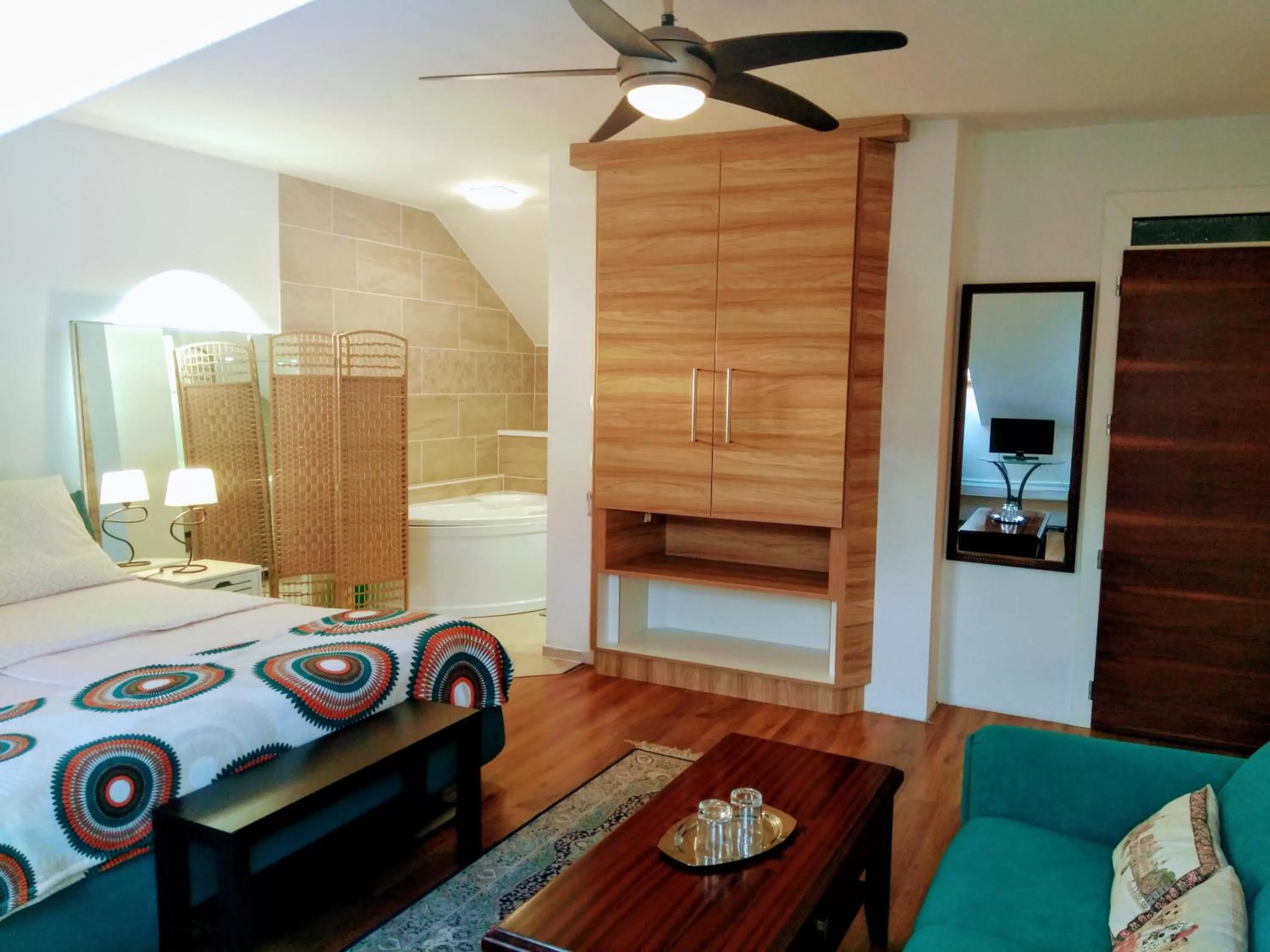 Photo of the whole room, Bed in Buda Panzió