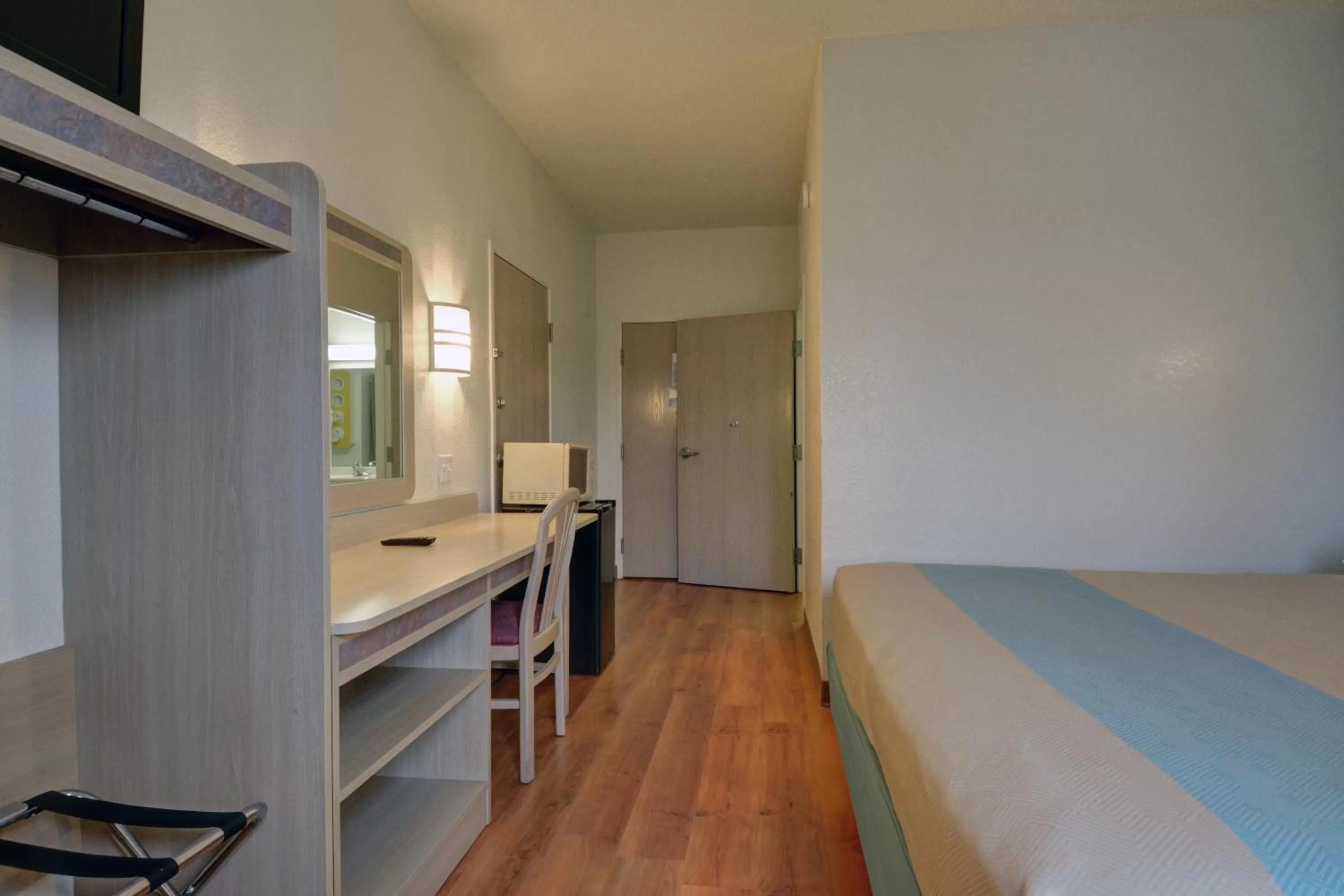 Bedroom, Bed in Motel 6-Denison, TX