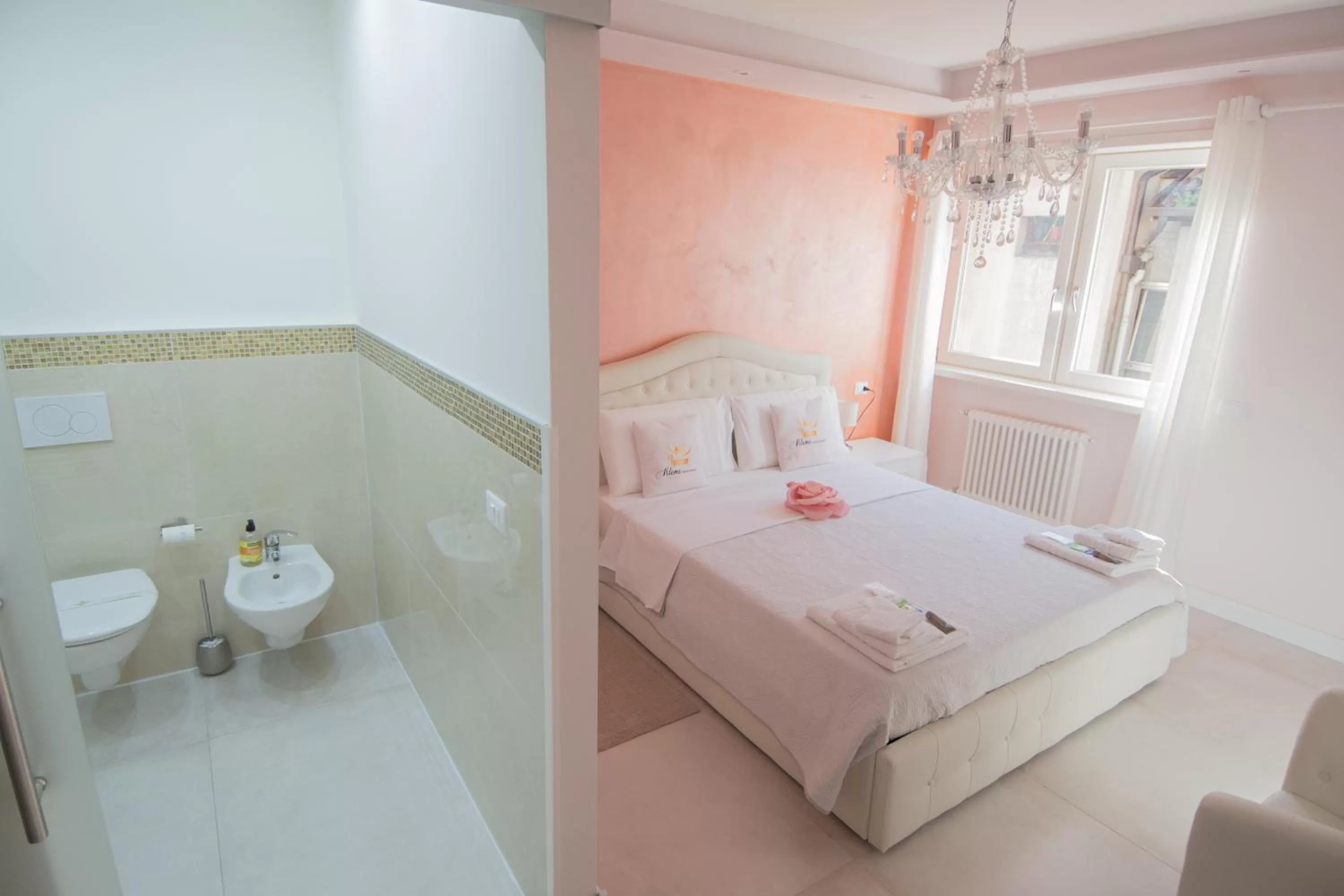 Bed in Klemi, rooms in old town