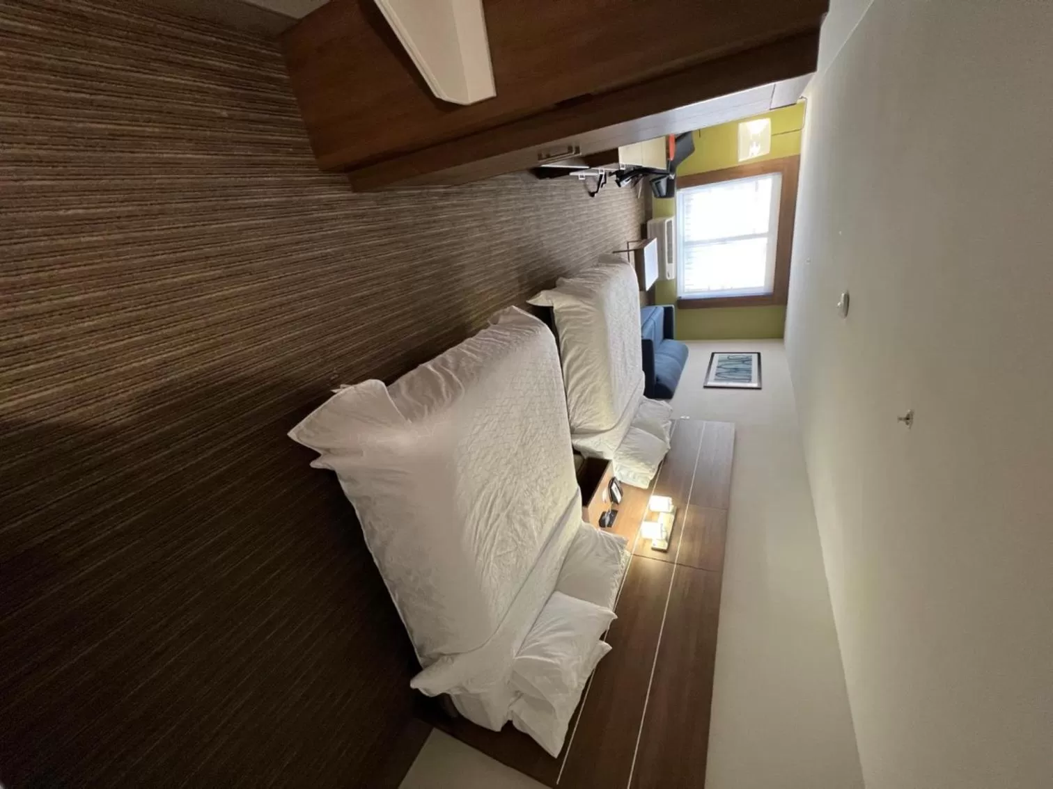 Bedroom, Bed in Holiday Inn Express Hotel & Suites Lake Elsinore by IHG