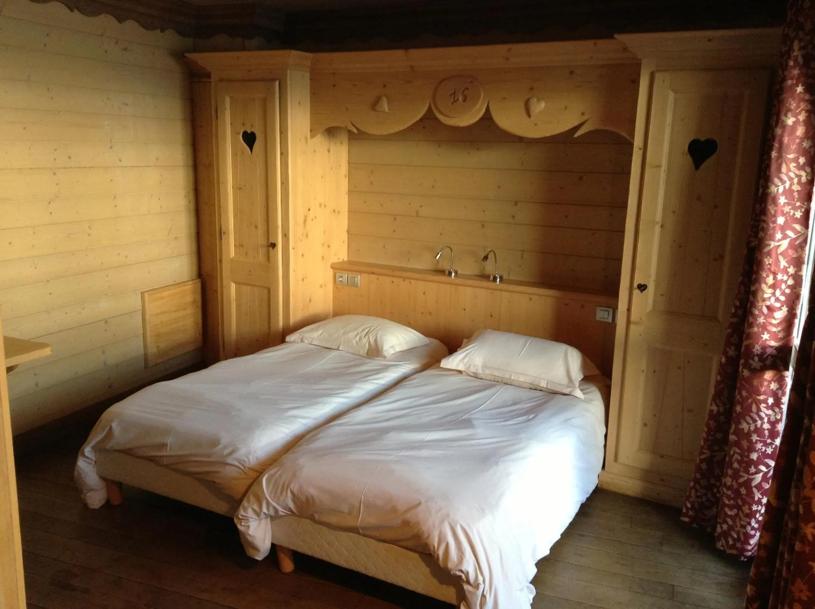 Family Room with Balcony in Le Paquis