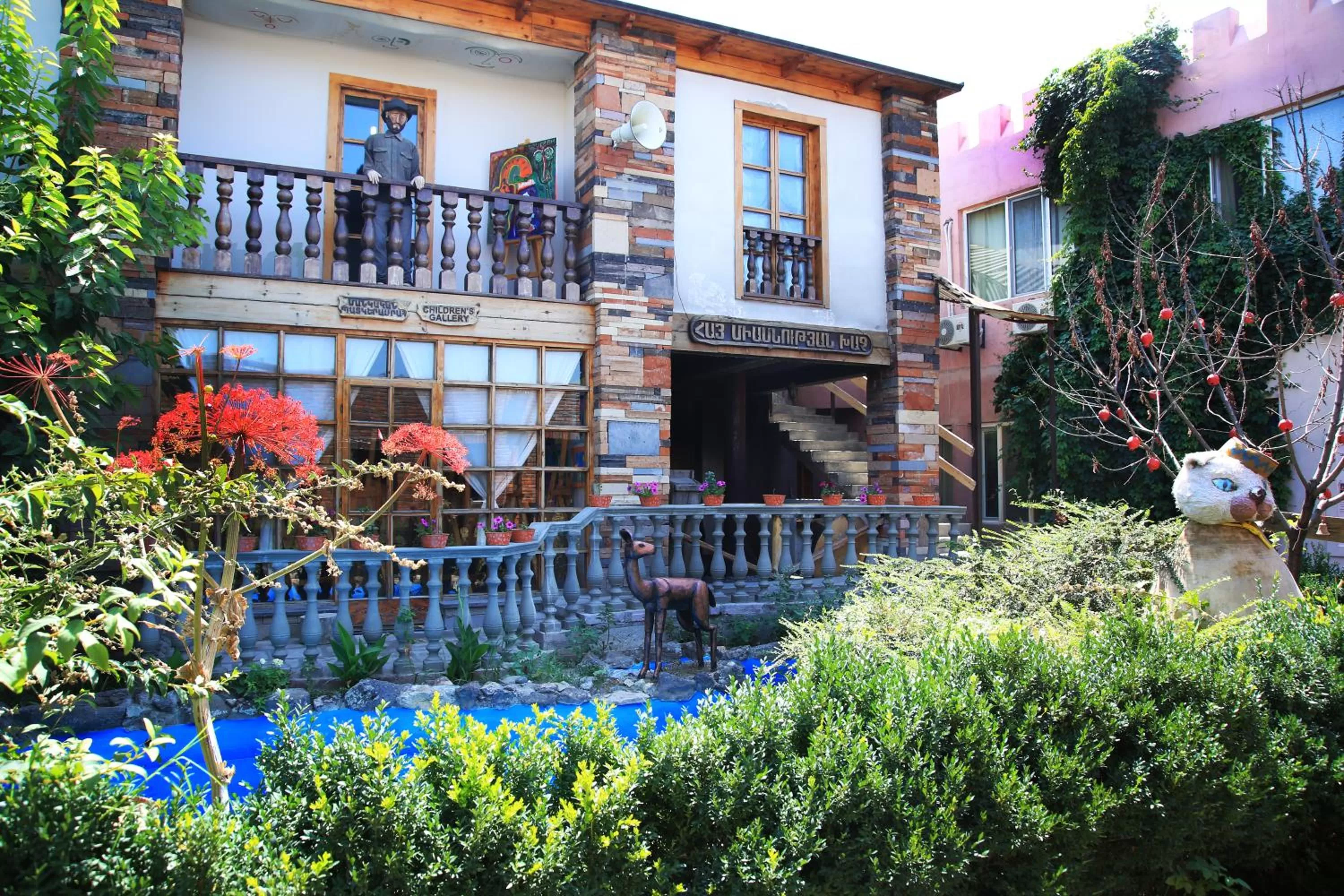 Machanents Art Hotel