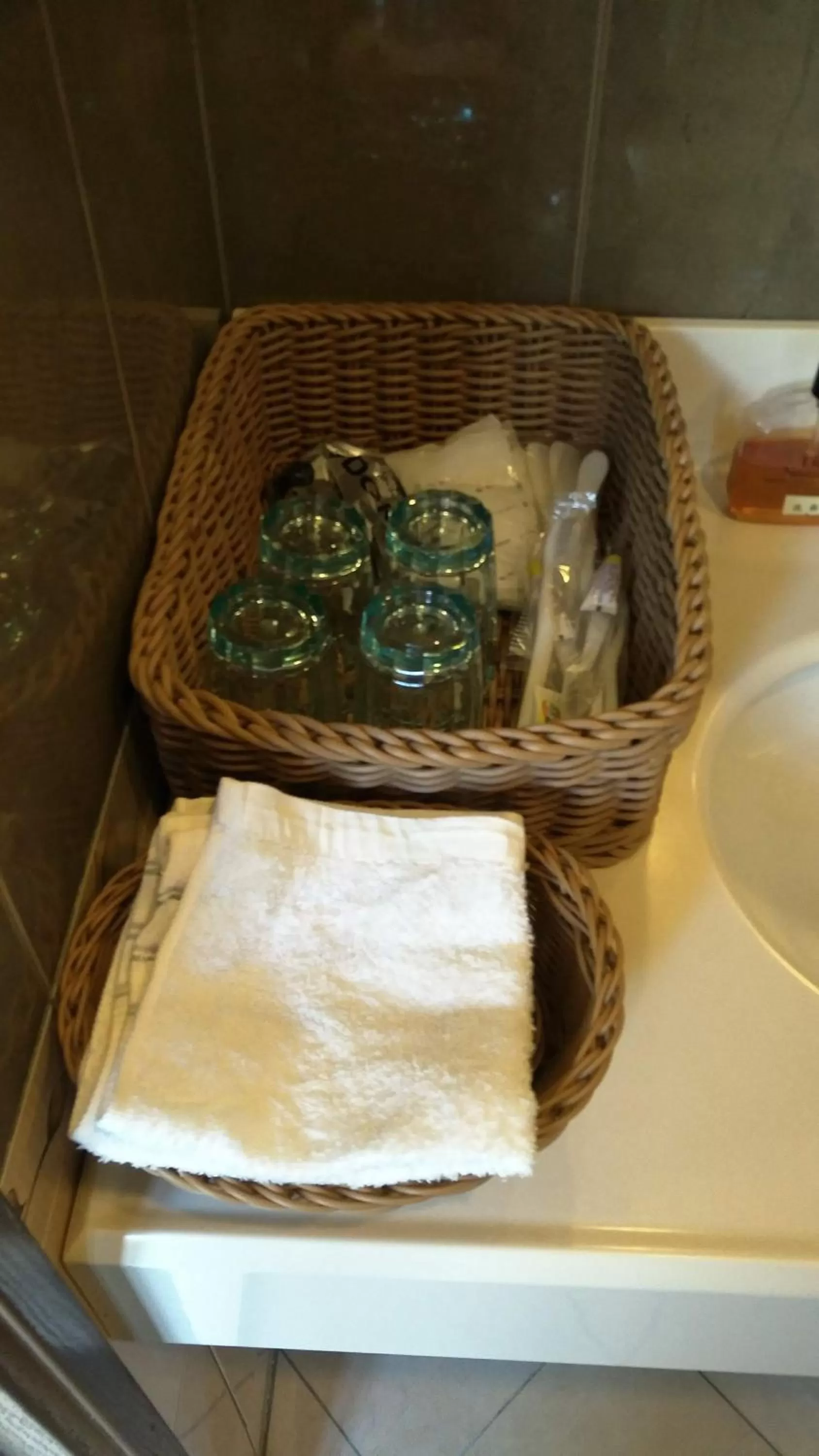 Food in Rainbow Bridge B&B