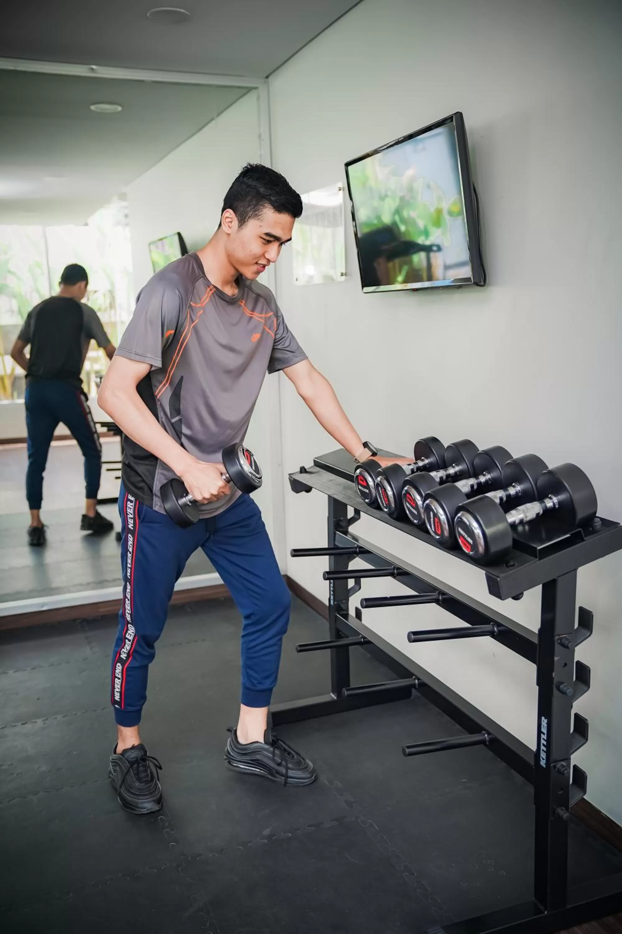Fitness centre/facilities in Luminor Hotel Purwokerto By WH