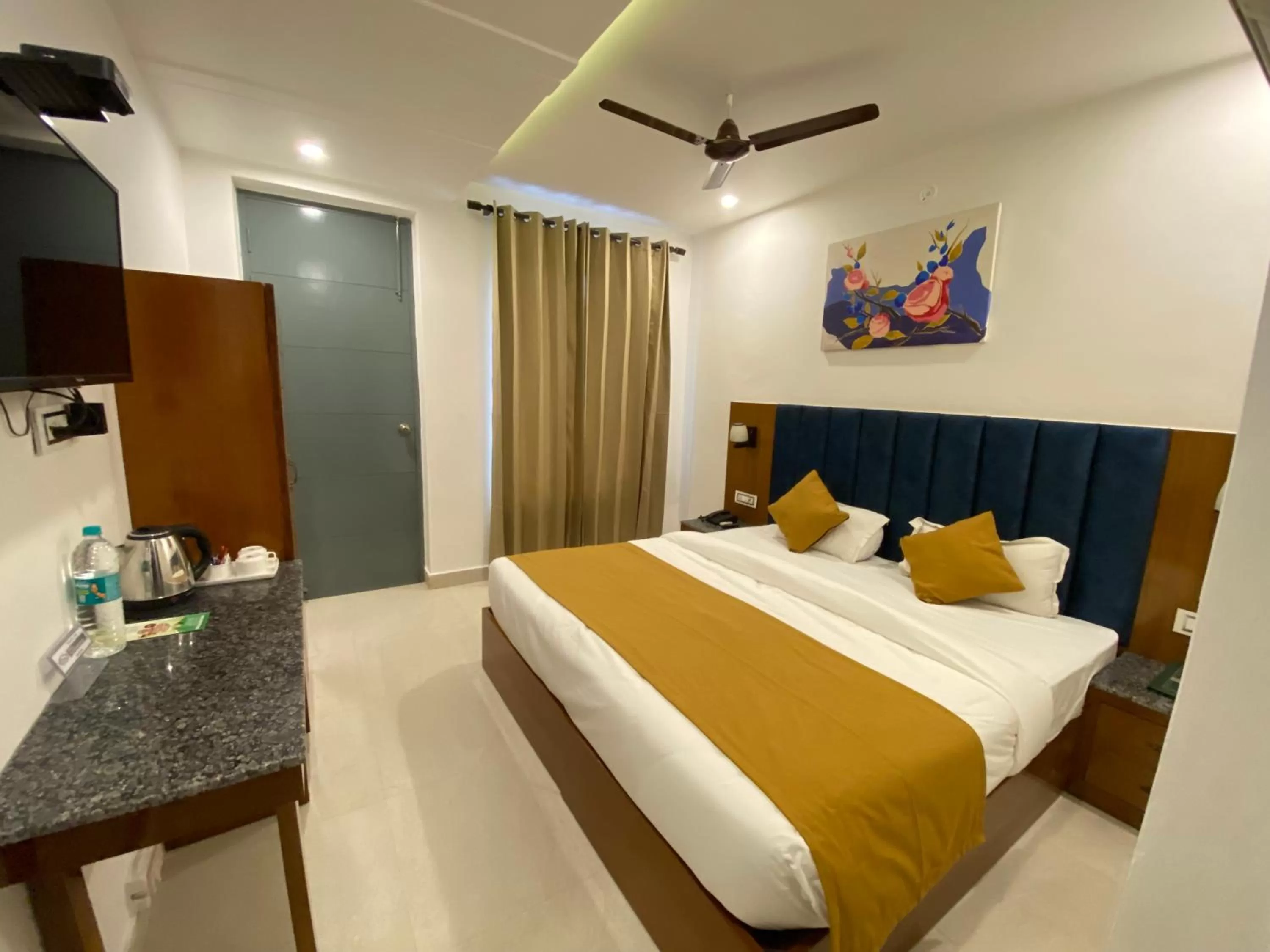 Bedroom, Bed in Hotel Shiva Yog Sthal