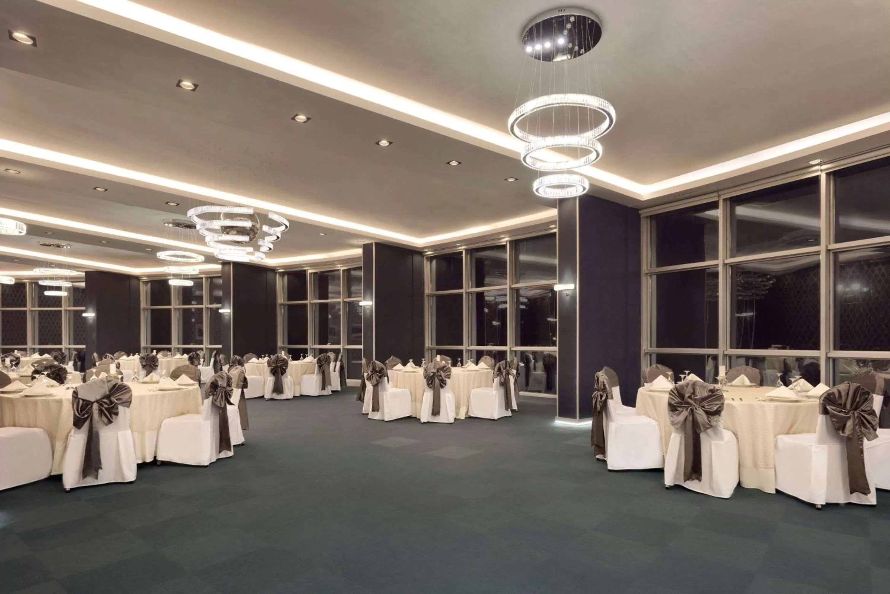 Restaurant/places to eat in Ramada Hotel by Wyndham Edirne