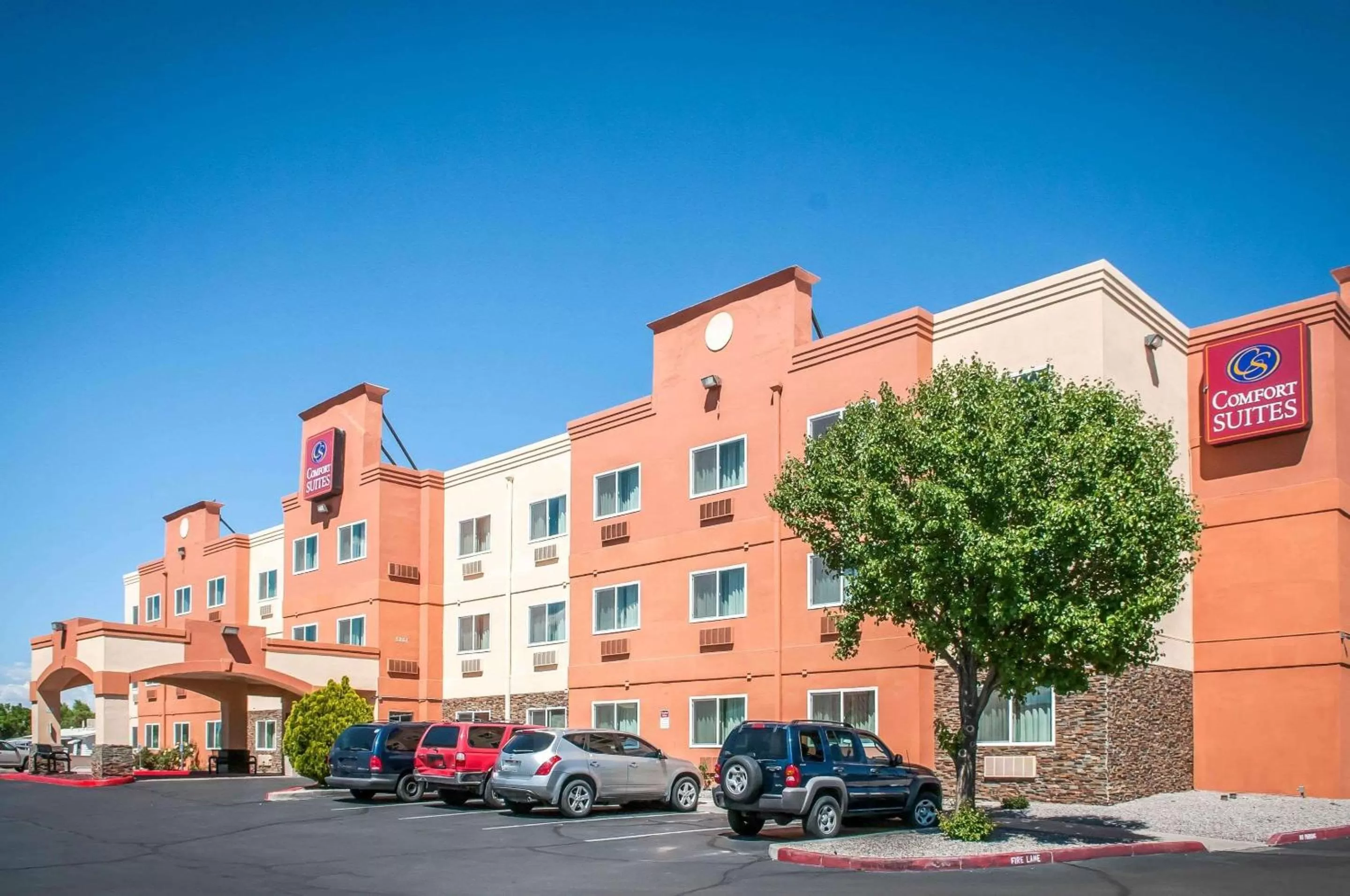 Property building in Comfort Suites Albuquerque-North Journal Center