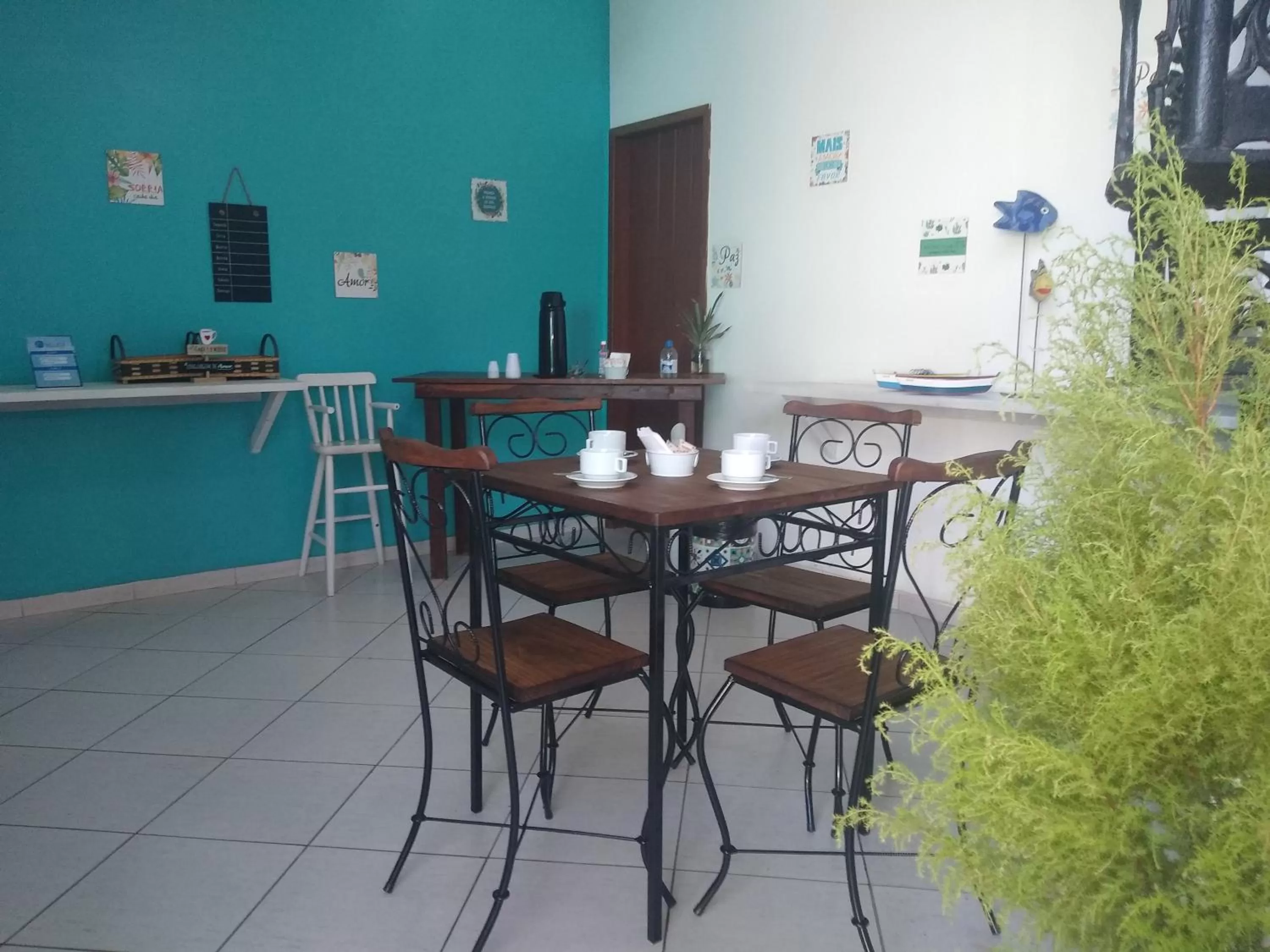 Restaurant/Places to Eat in Pousada Beluga