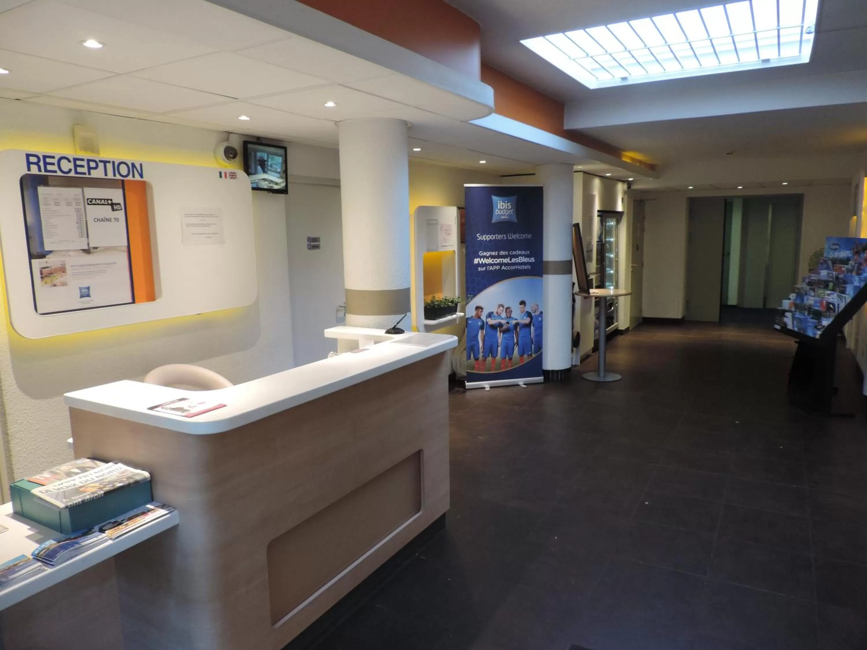 Lobby or reception, Lounge/Bar in ibis budget Lille Wasquehal