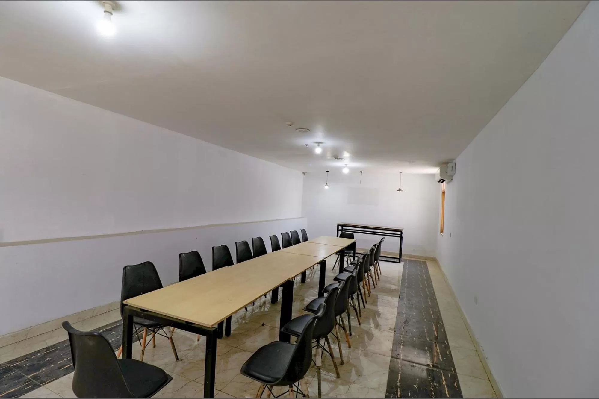 Meeting/conference room in FabHotel Happy Inn