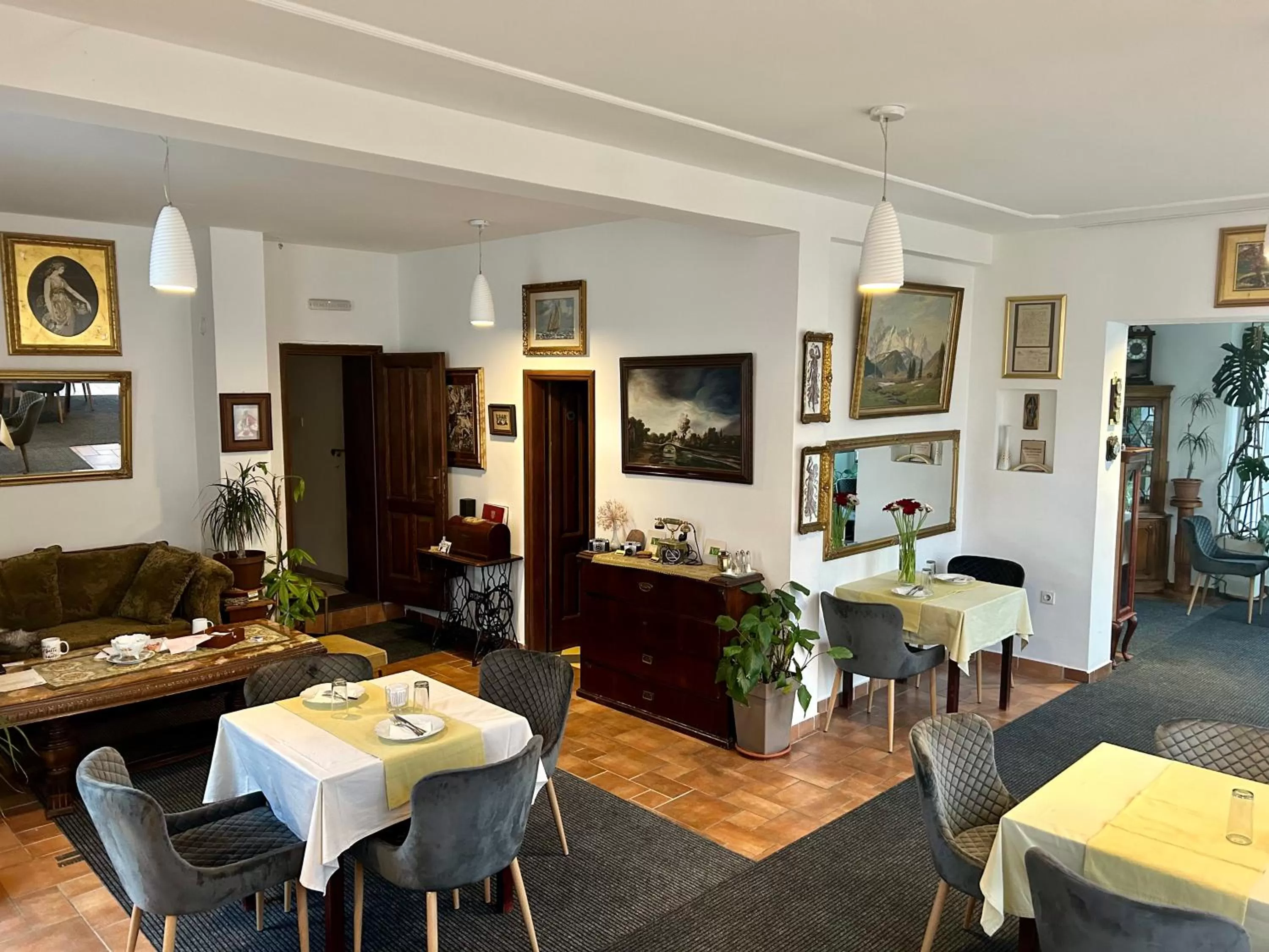 Dining area, Restaurant/Places to Eat in Pansion Vila Vanda