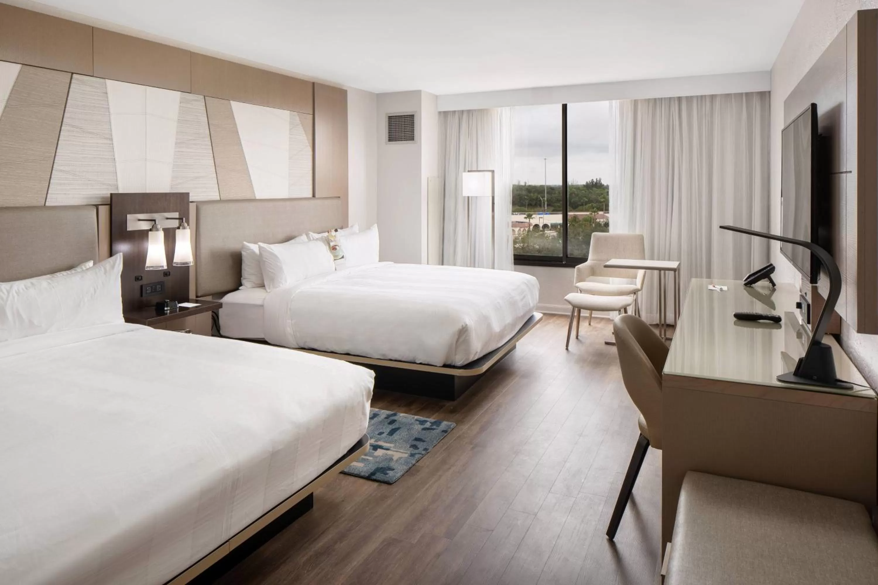 Club level, Guest room, 1 King or 2 Queen in Palm Beach Gardens Marriott