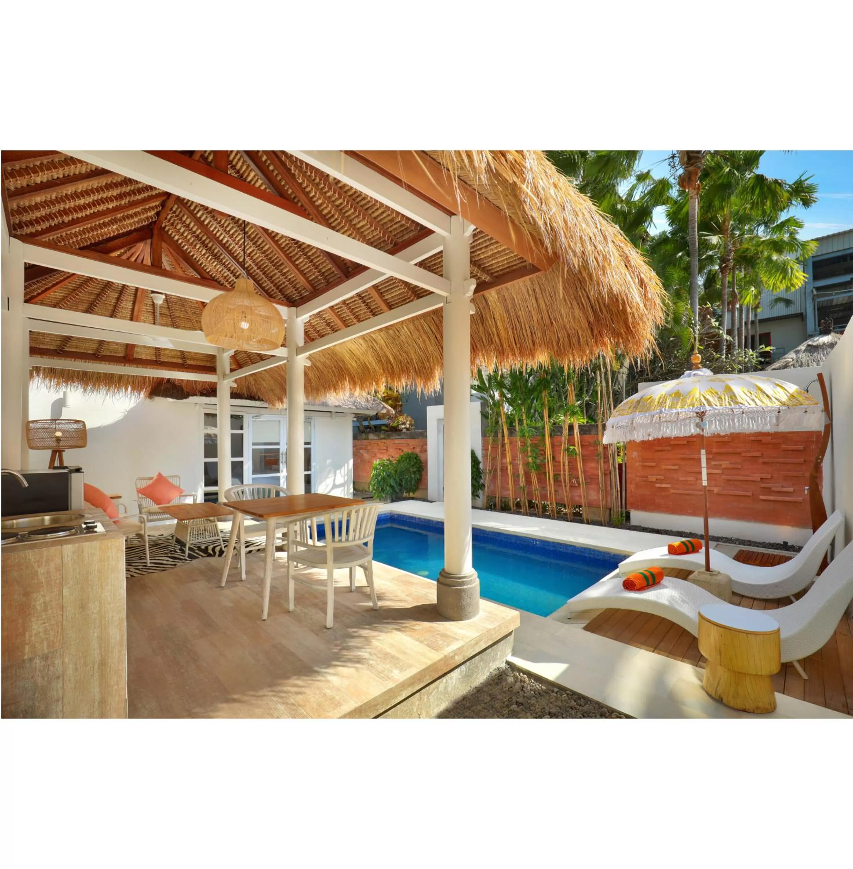 Family in HARRIS Hotel & Residences Sunset Road