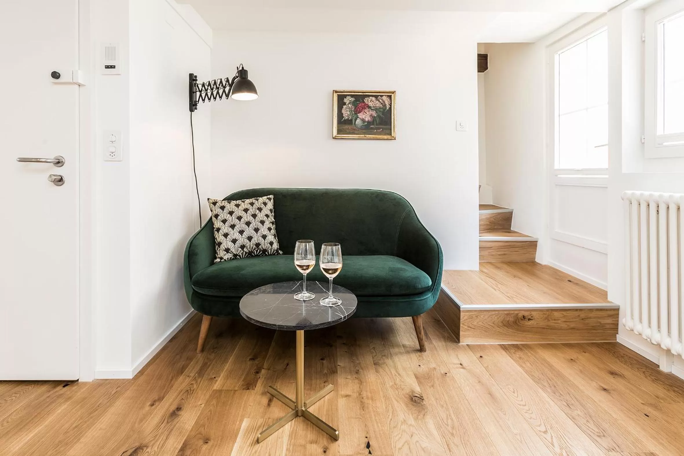 Photo of the whole room in Montmartre