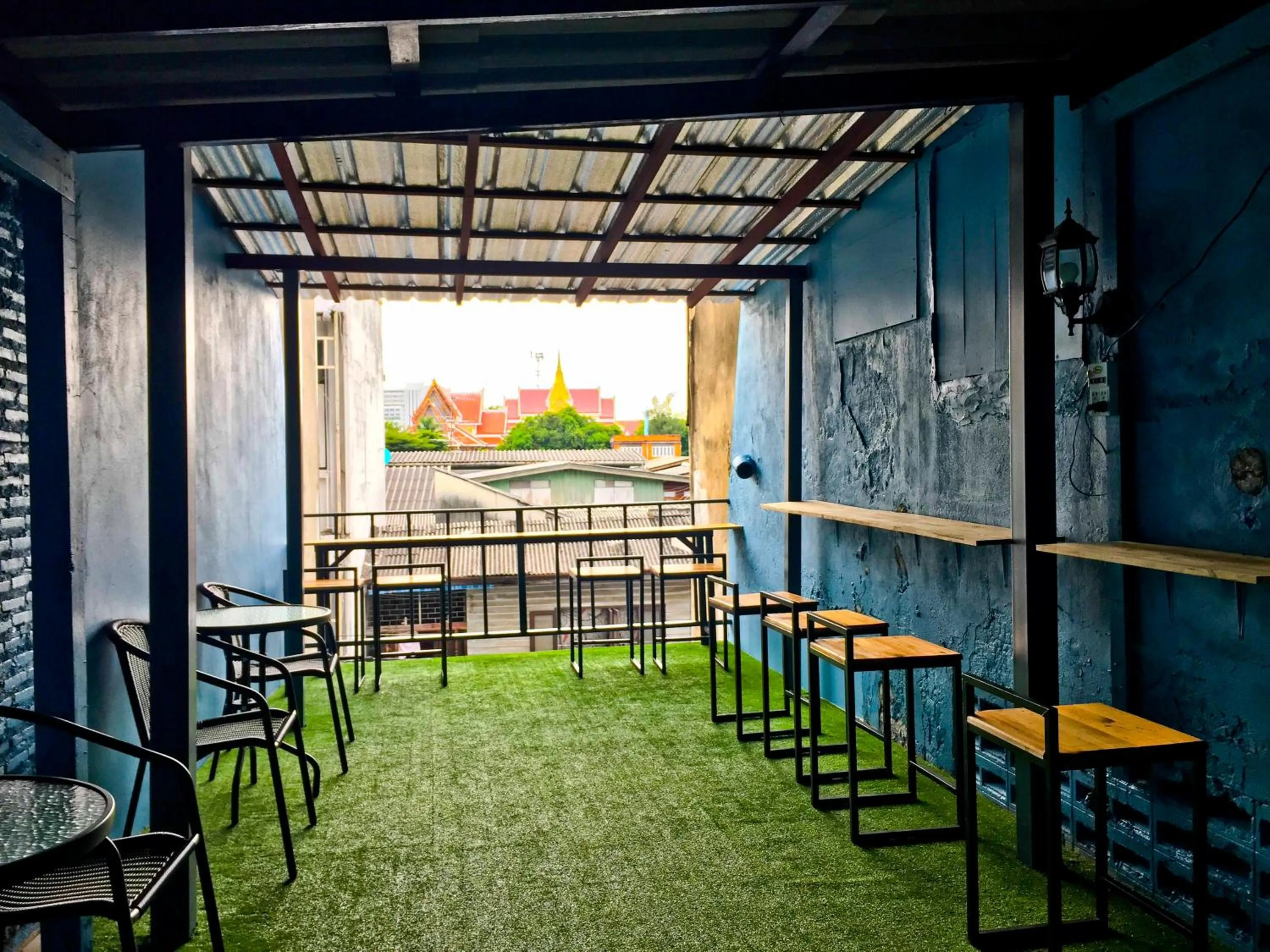 Area and facilities in Zee Thai Hostel