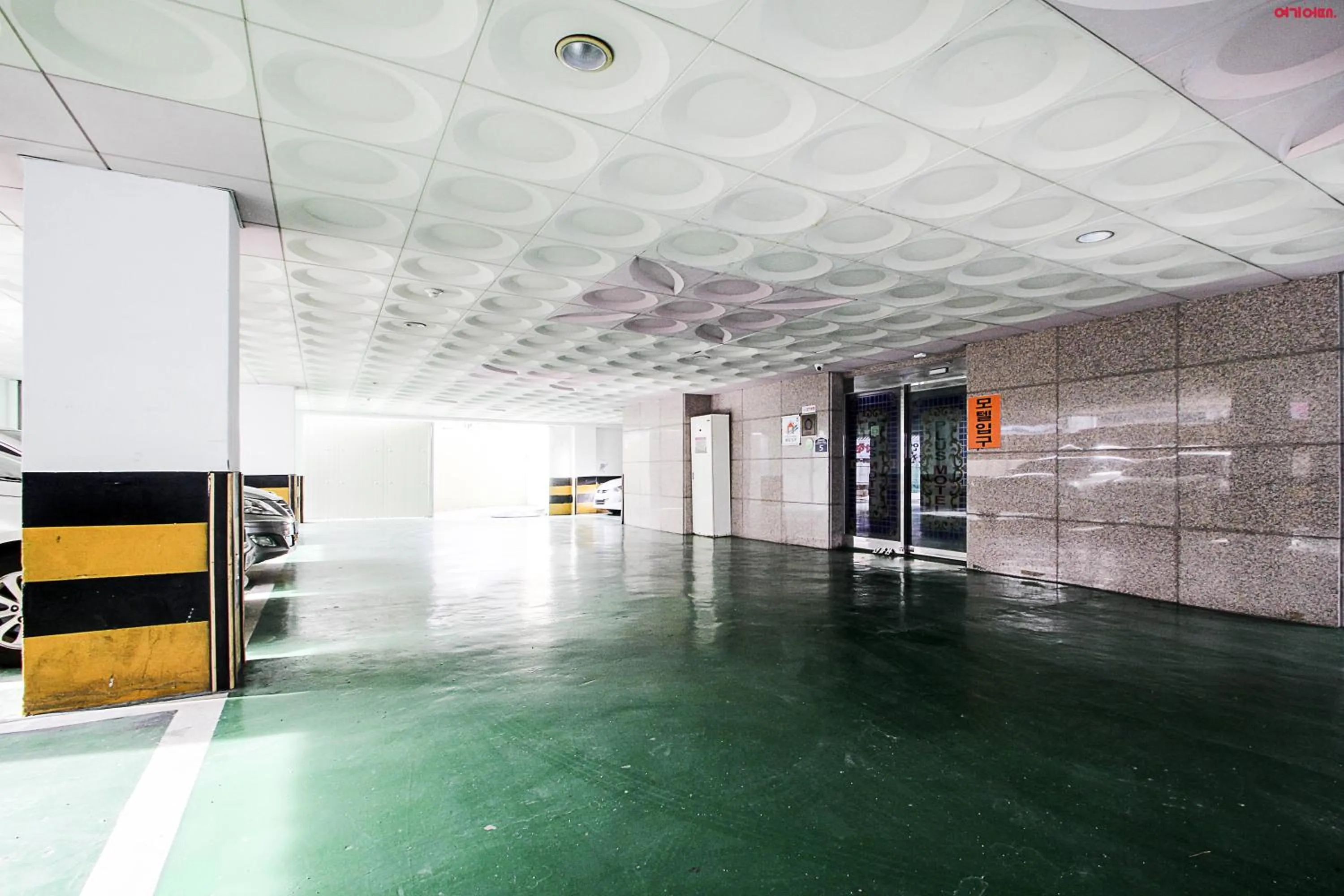 Property building in Plus Motel