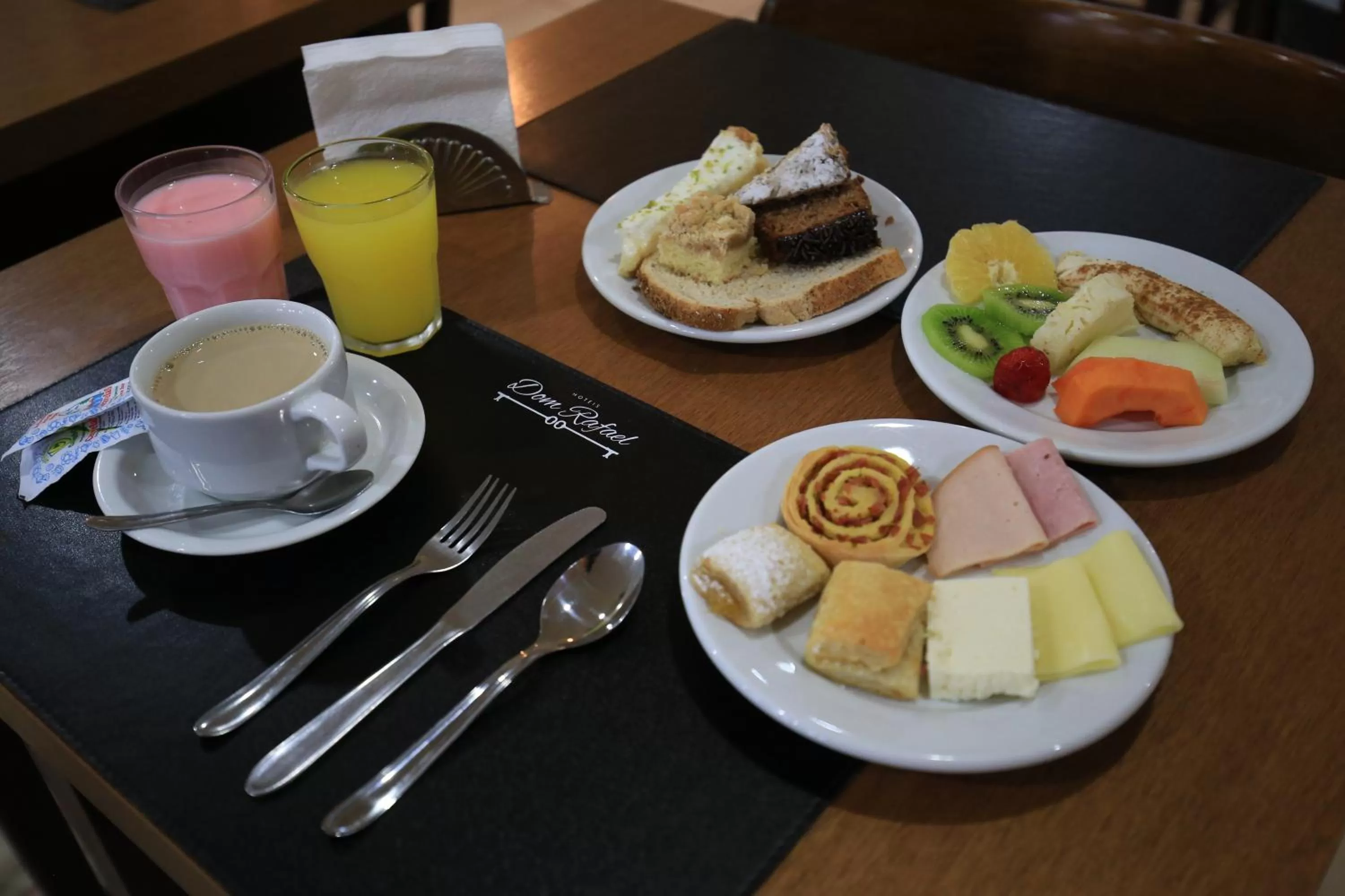 Food and drinks in Hotel Dom Rafael Express