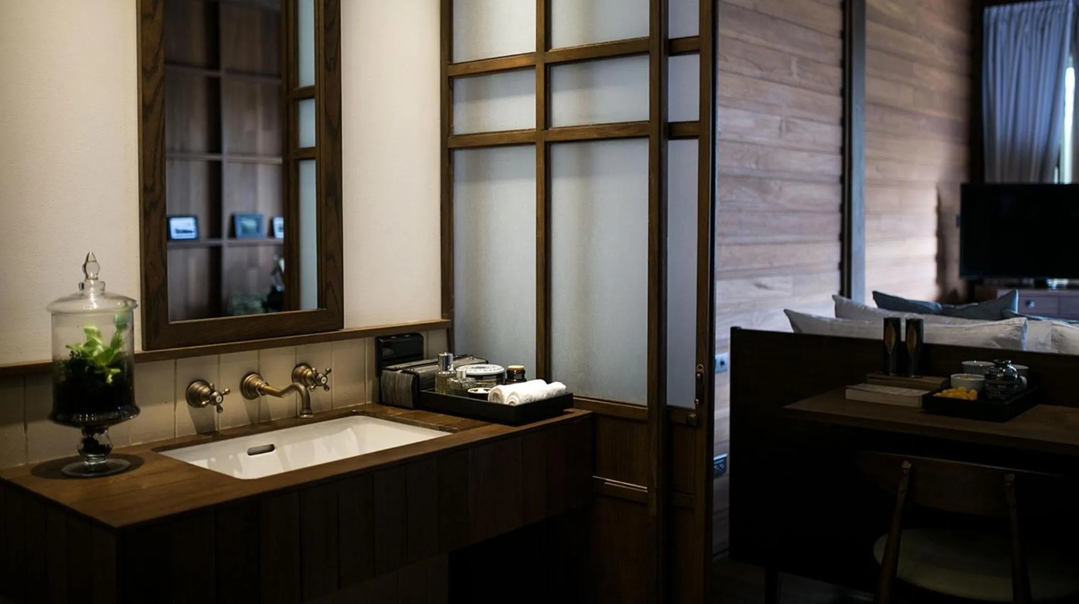 hair dresser in Chann Bangkok Noi