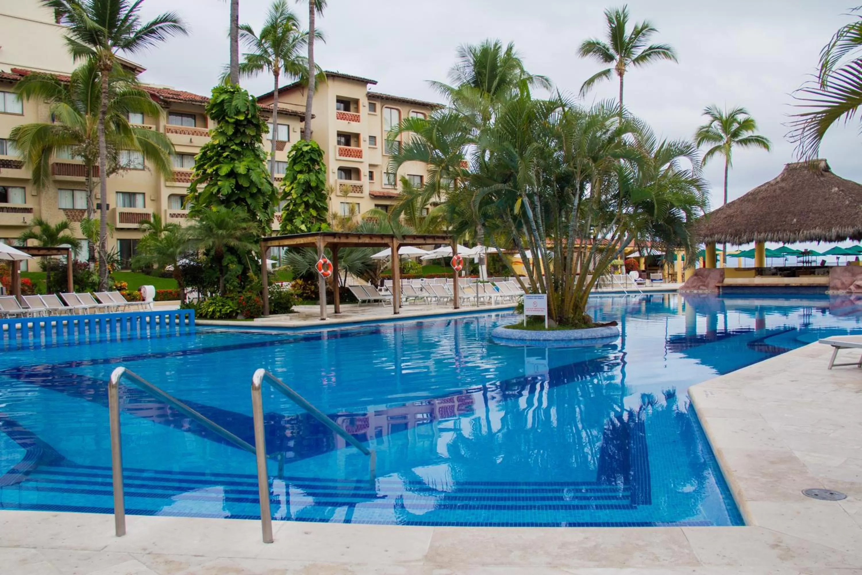 Swimming pool in Canto del Sol Puerto Vallarta All Inclusive