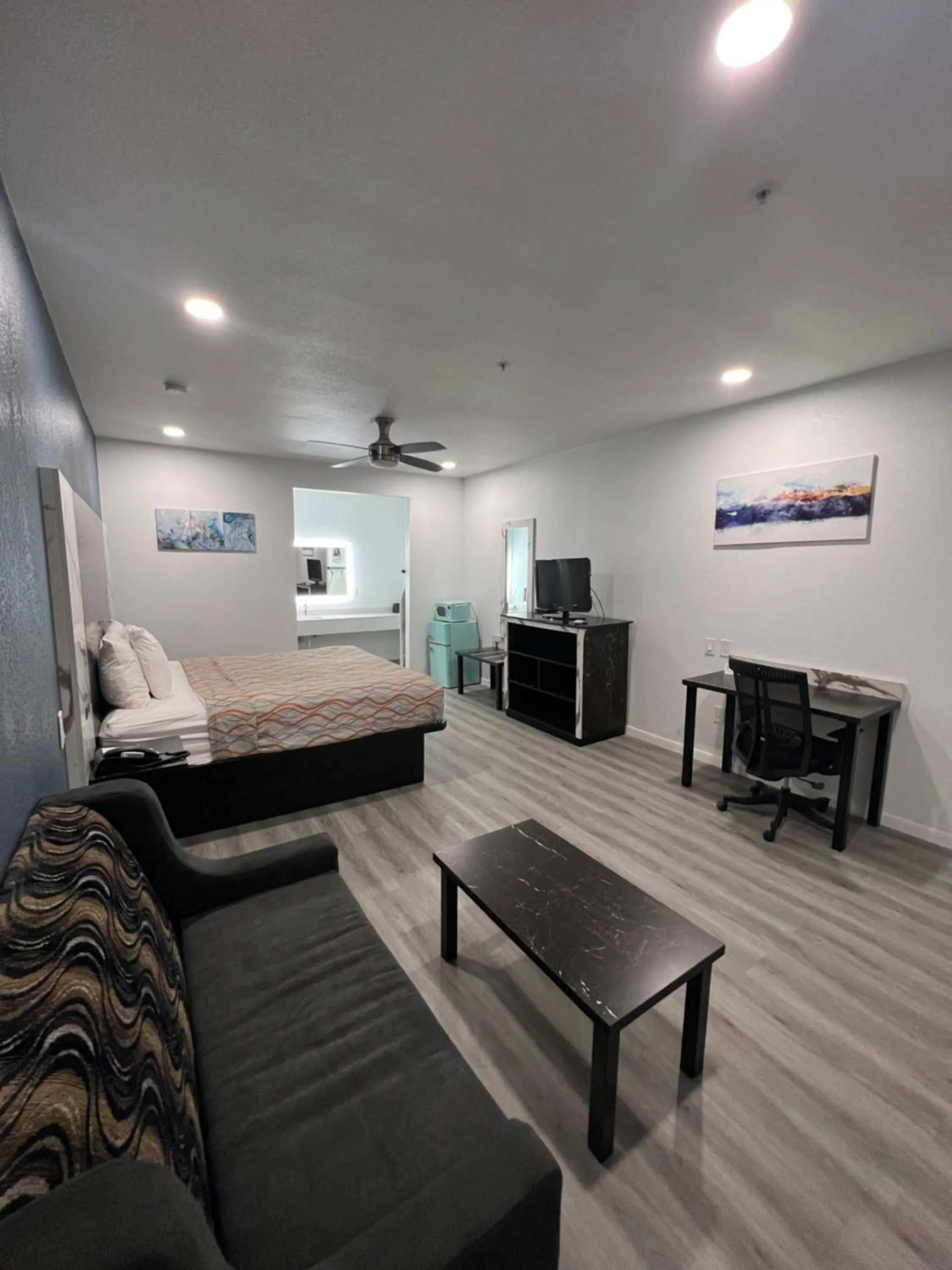 Bedroom, Bed in Grand Villa Inn Galleria