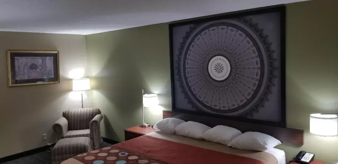 King Studio Suite - Non-Smoking in Super 8 by Wyndham Bellefontaine King Studio Suite - Non-Smoking in Super 8 by Wyndham Bellefontaine