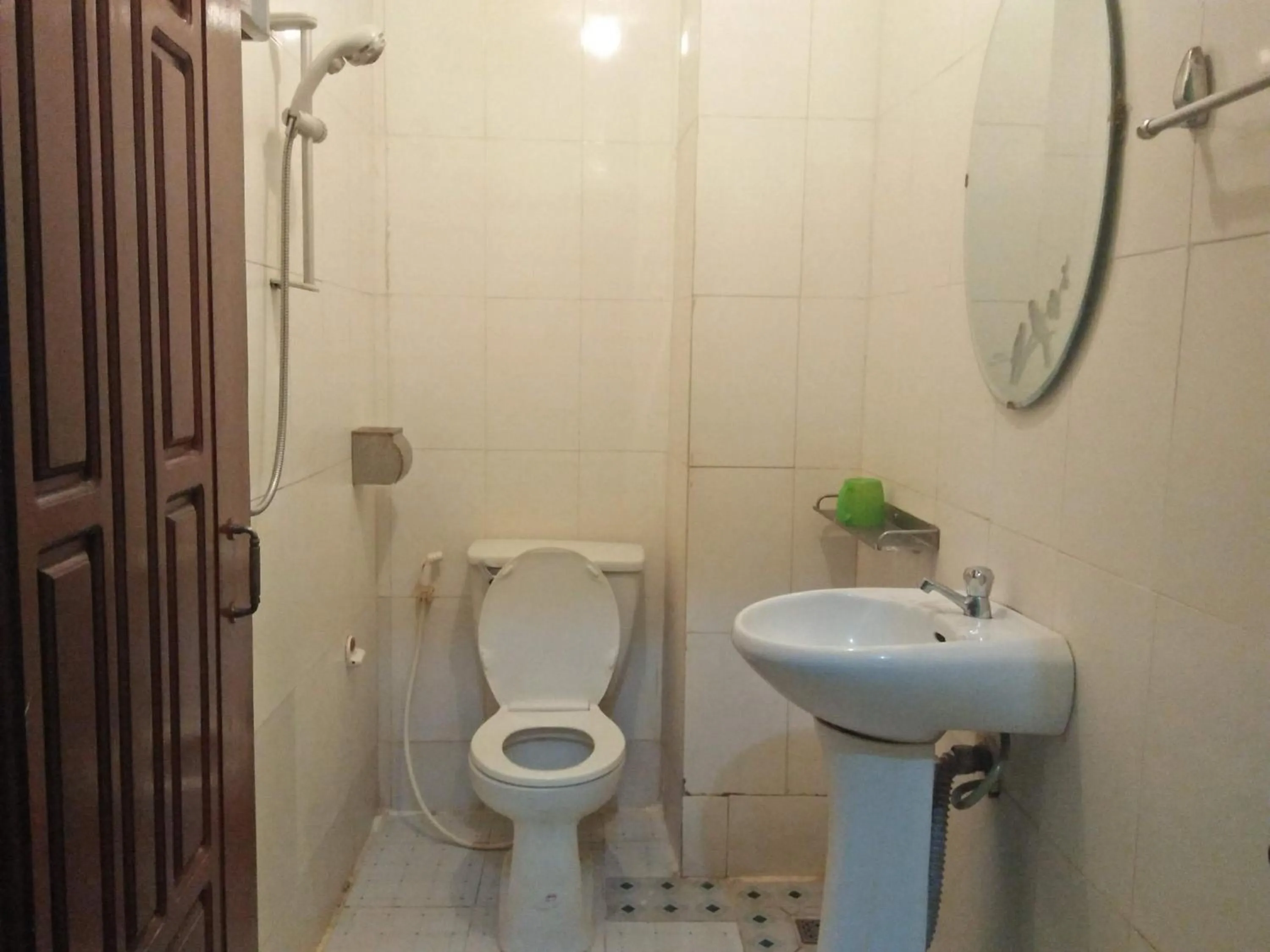 Bathroom in Sam So Guesthouse