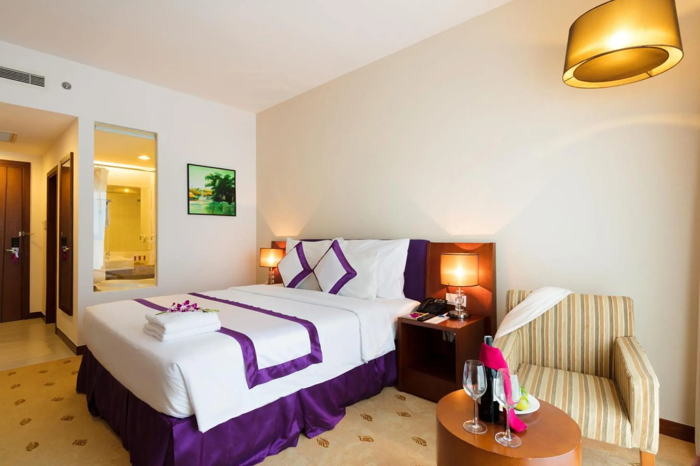 Deluxe King Room with Partial Sea View in TTC Hotel - Michelia Deluxe King Room with Partial Sea View in TTC Hotel - Michelia