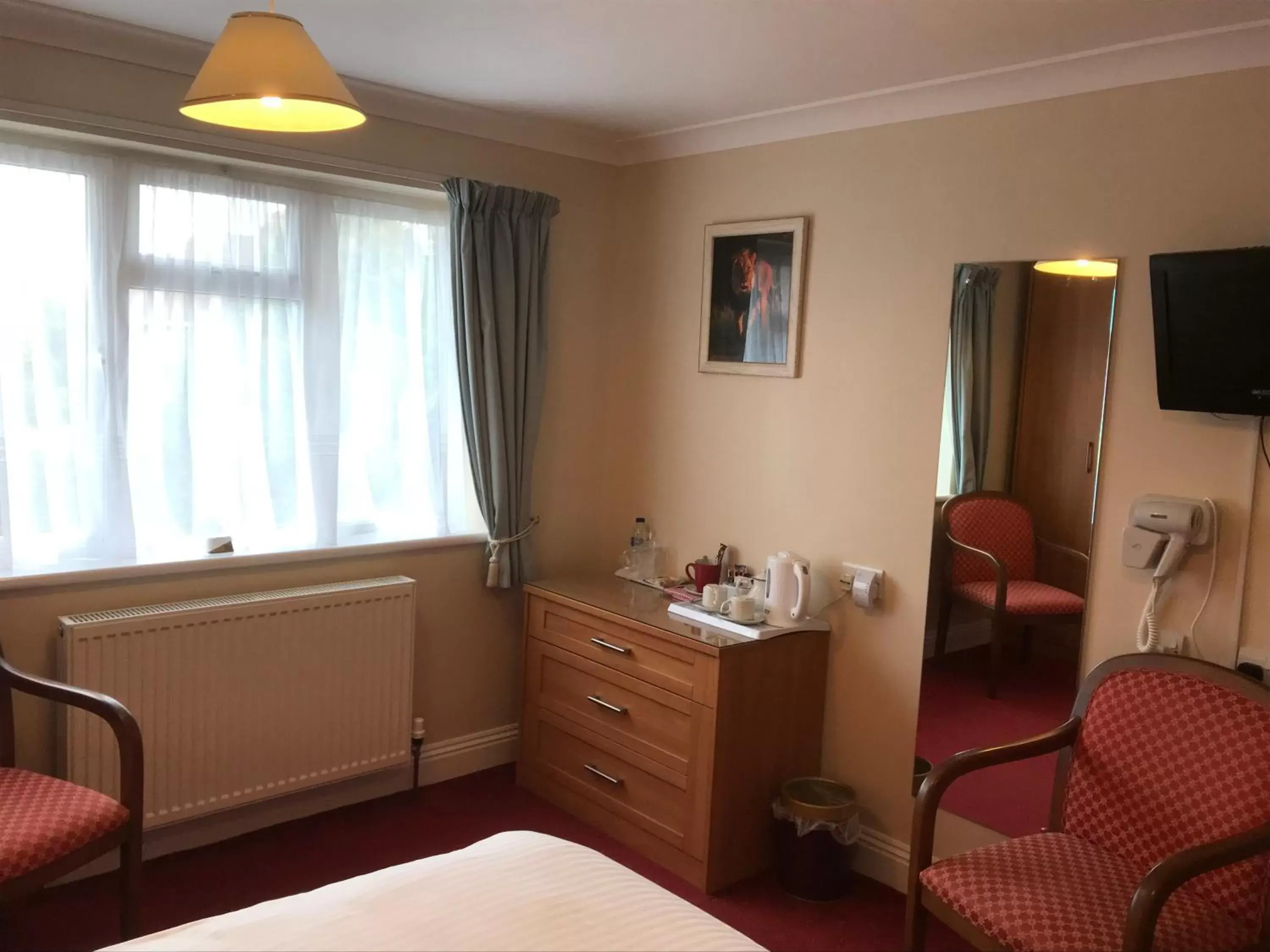 Double Room with Private Bathroom - single occupancy in Merton House Double Room with Private Bathroom - single occupancy in Merton House