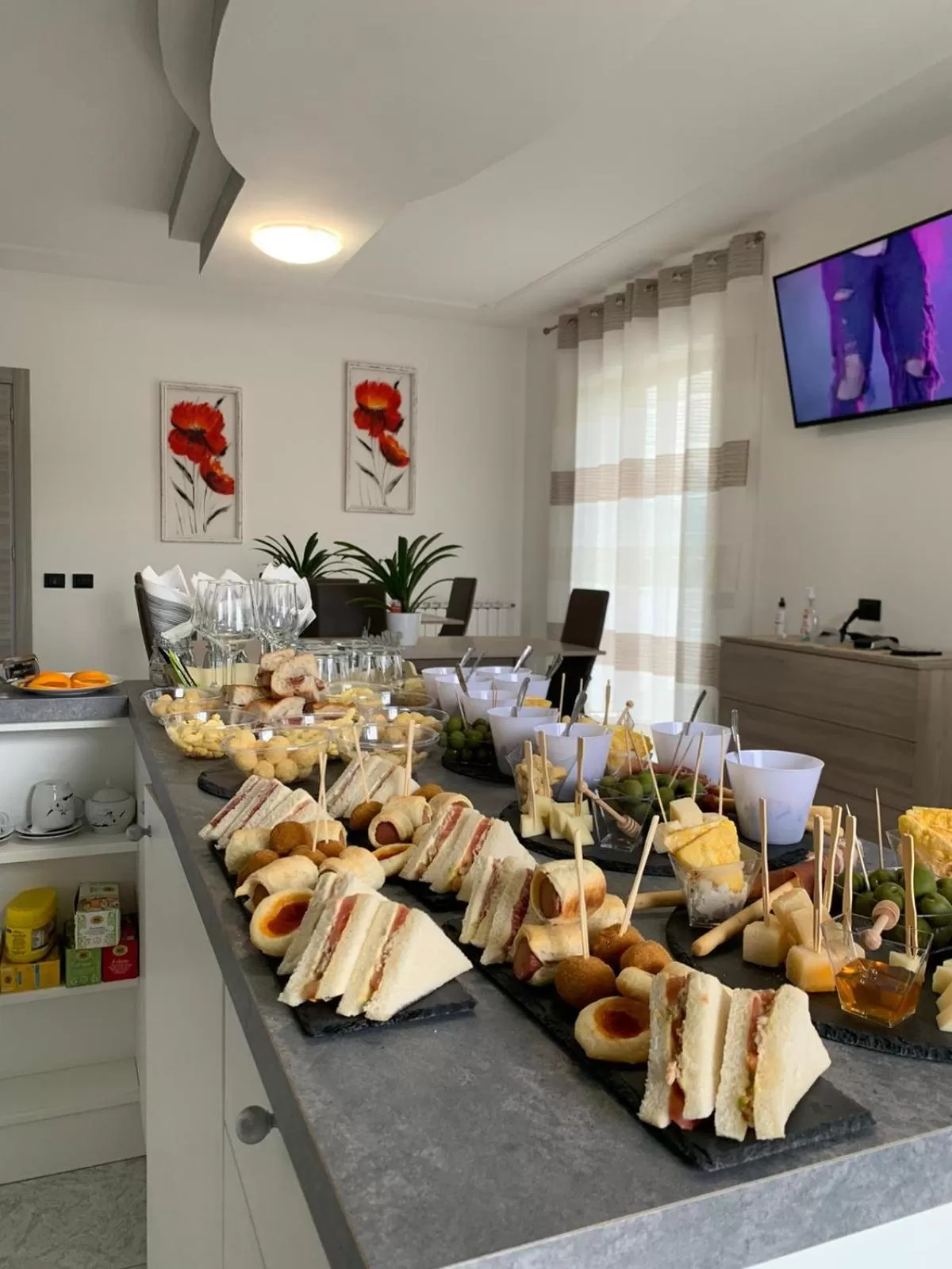 Communal lounge/ TV room in Gioema