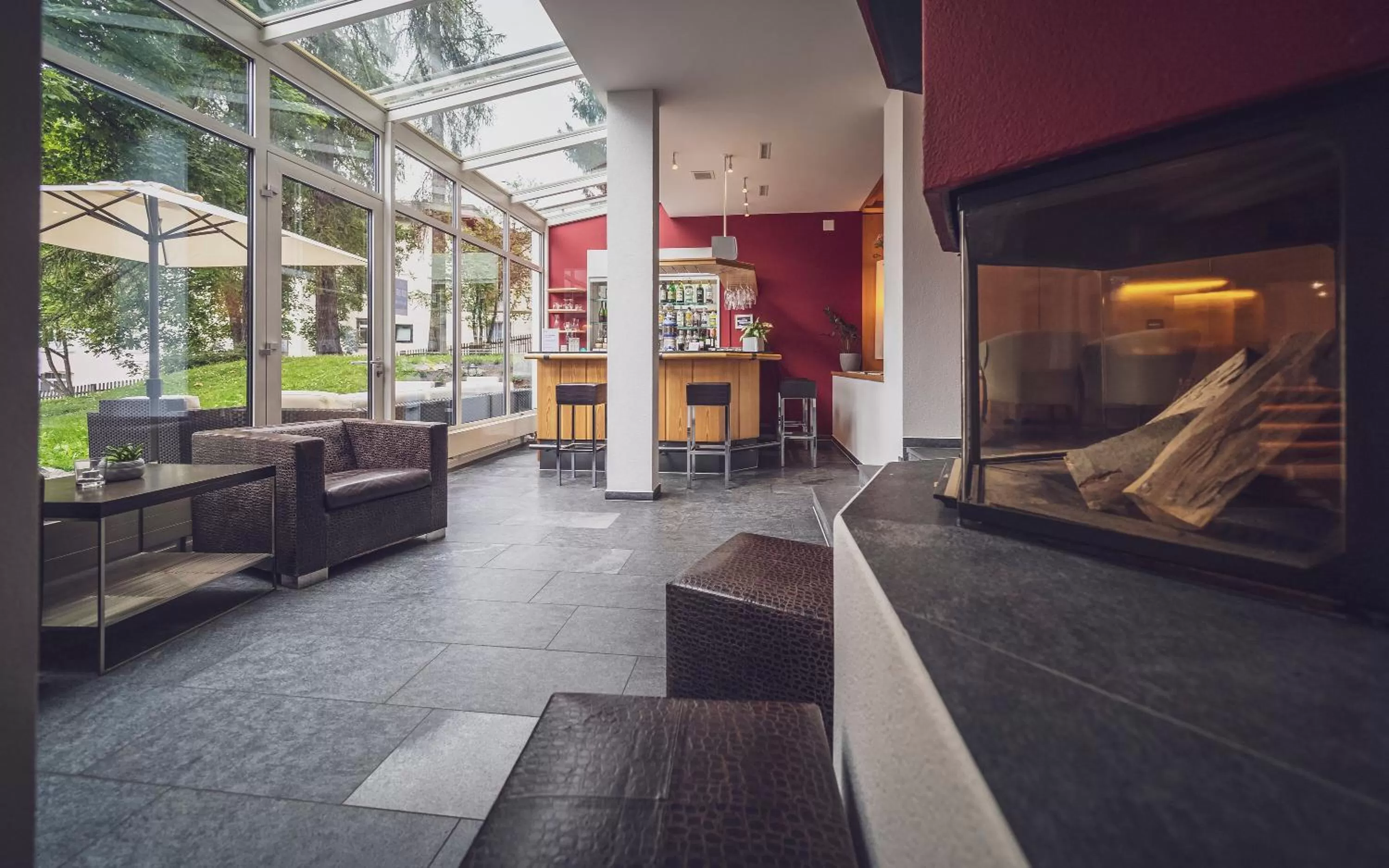 Lounge or bar in Hotel Strela by Mountain Hotels