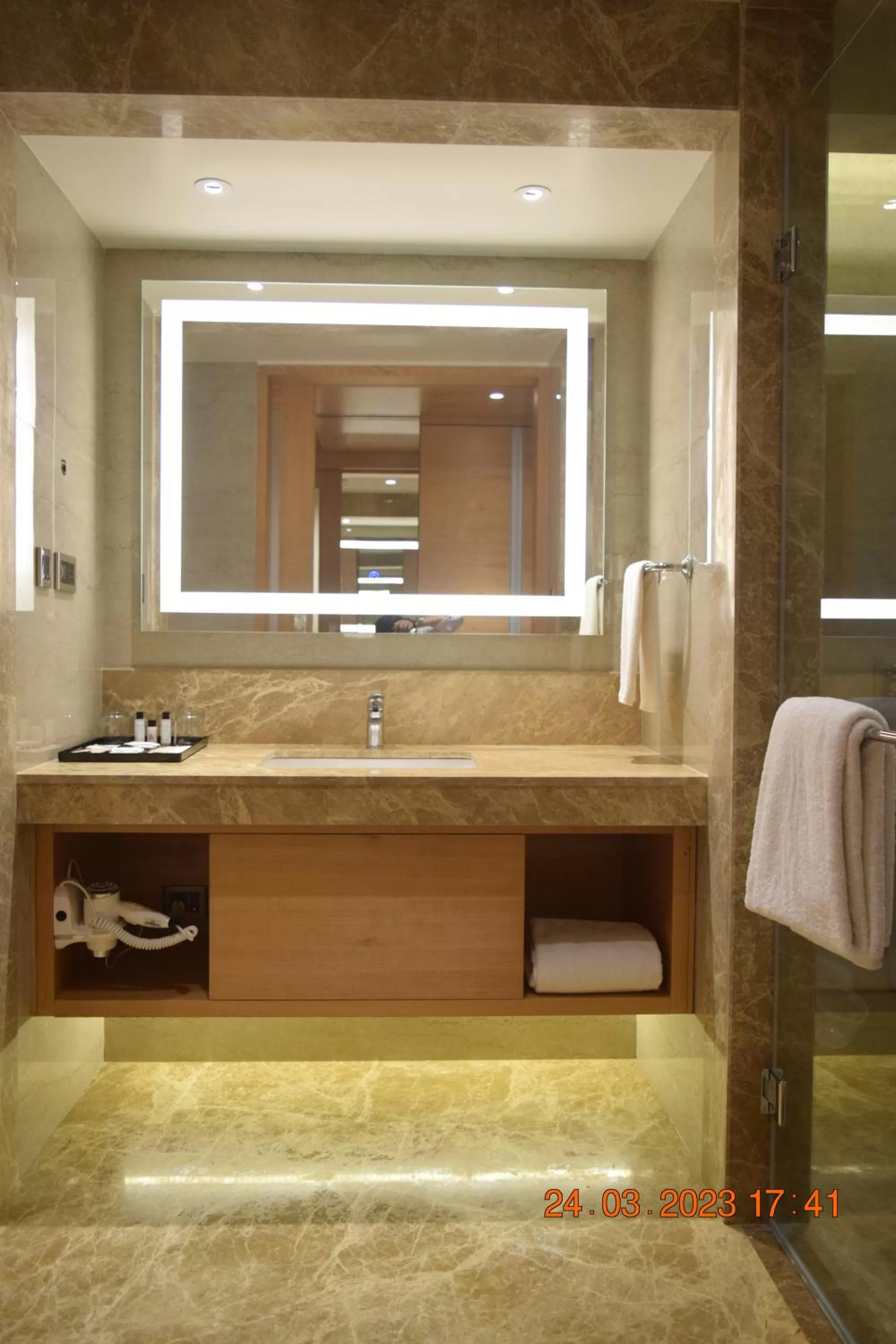 Bathroom in SRM Hotel Maraimalai Nagar Chennai